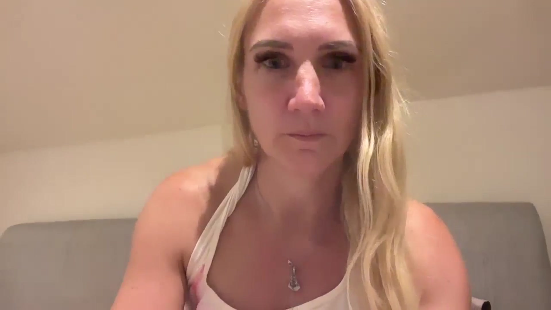Gallery image thumbnail from Bellanoirxx's myfreecams stream on, 09/01/2025, 22:52 image 18 of 20
