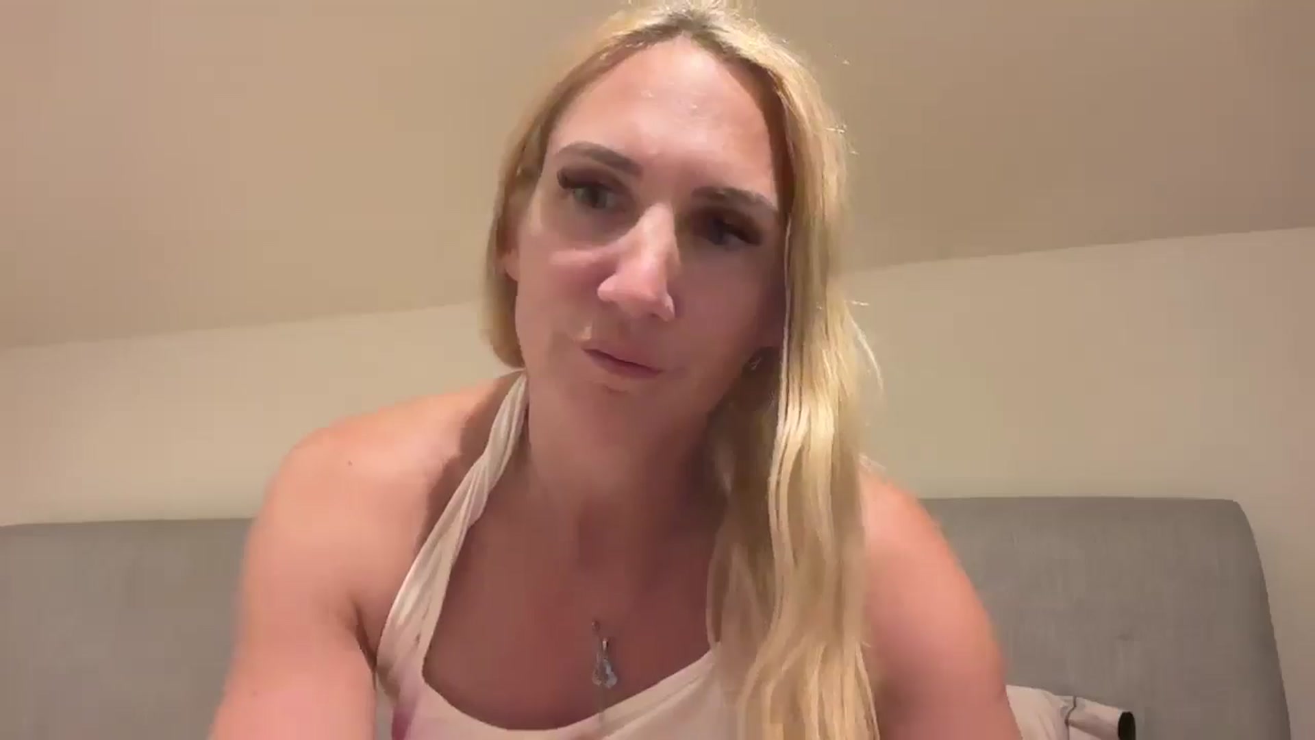 Gallery image thumbnail from Bellanoirxx's myfreecams stream on, 09/01/2025, 22:52 image 17 of 20