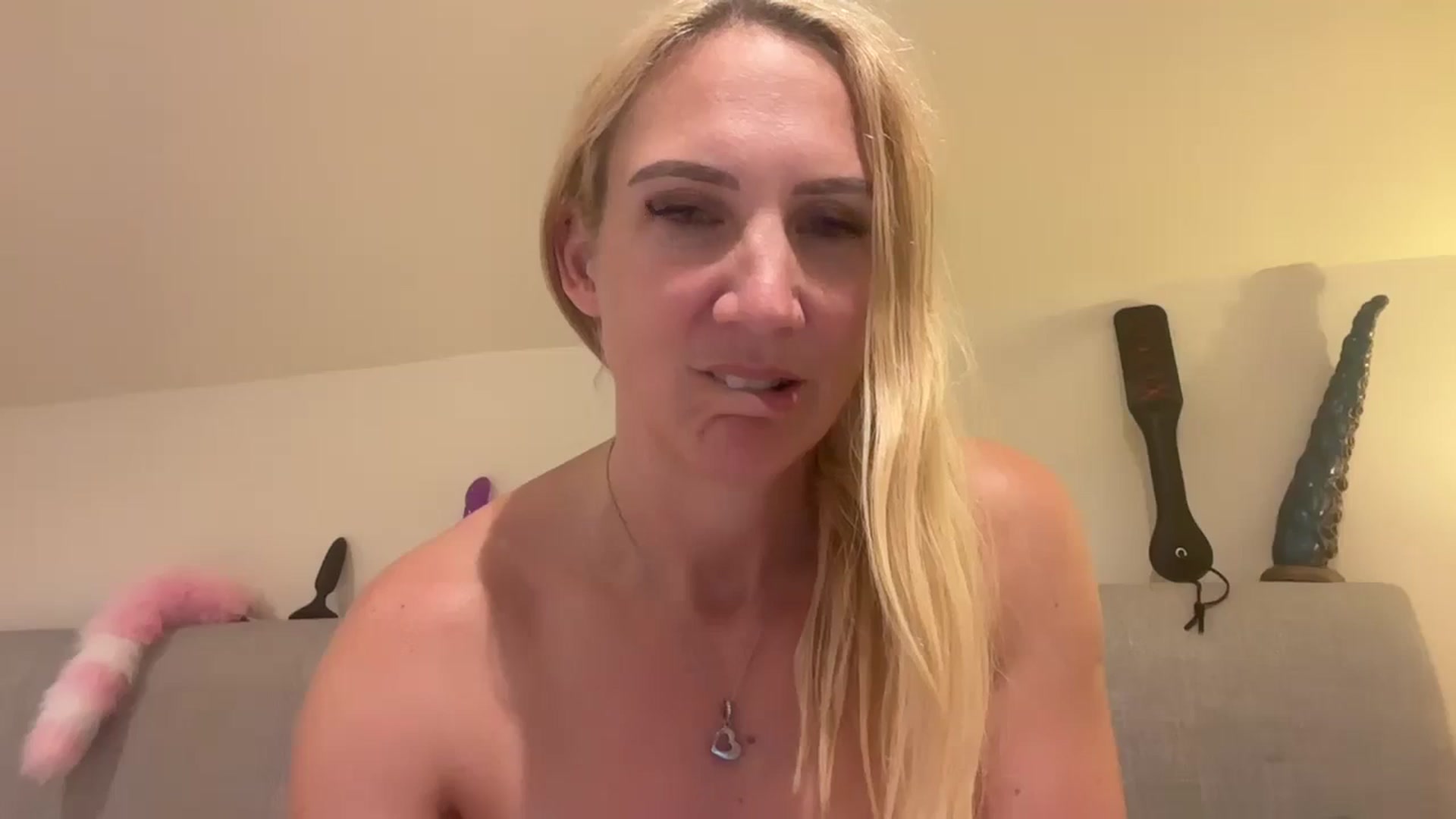 Gallery image thumbnail from Bellanoirxx's myfreecams stream on, 09/07/2025, 24:40 image 4 of 20