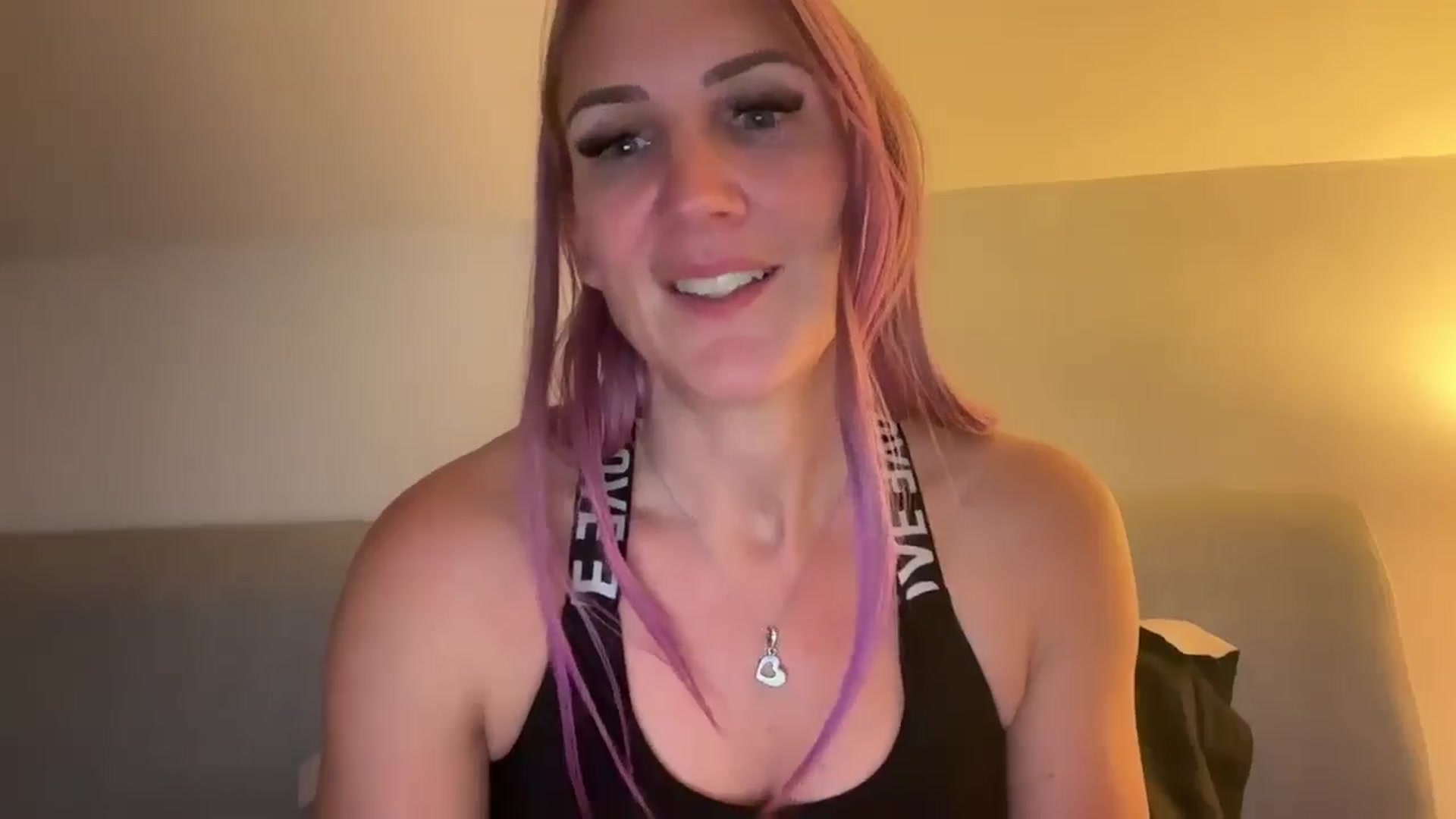 Gallery image thumbnail from Bellanoirxx's myfreecams stream on, 09/12/2025, 20:03 image 3 of 20