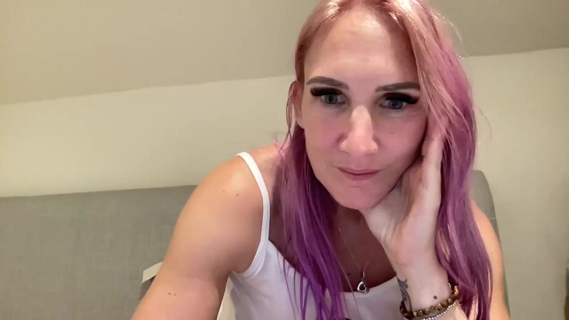 Gallery image thumbnail from Bellanoirxx's myfreecams stream on, 09/12/2025, 21:43 image 6 of 20