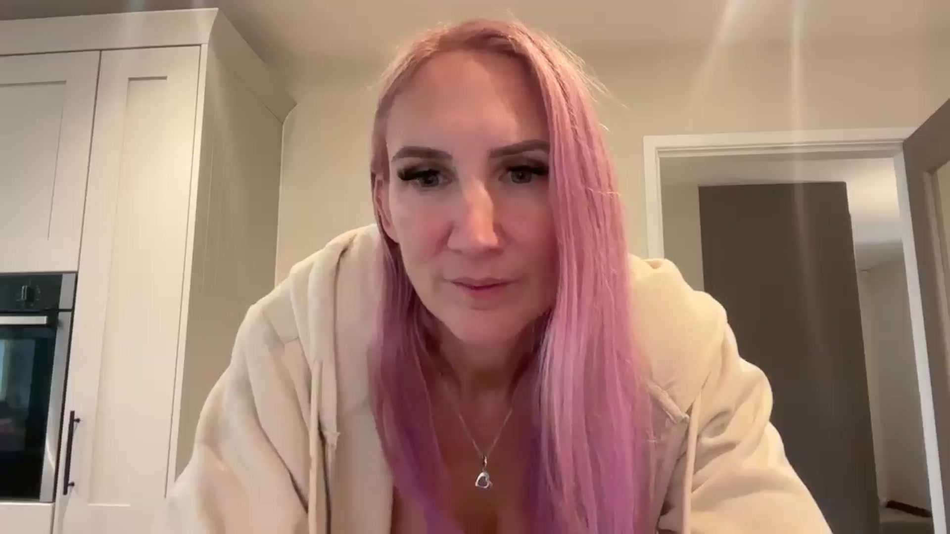 Gallery image thumbnail from Bellanoirxx's myfreecams stream on, 09/16/2025, 10:13 image 16 of 20