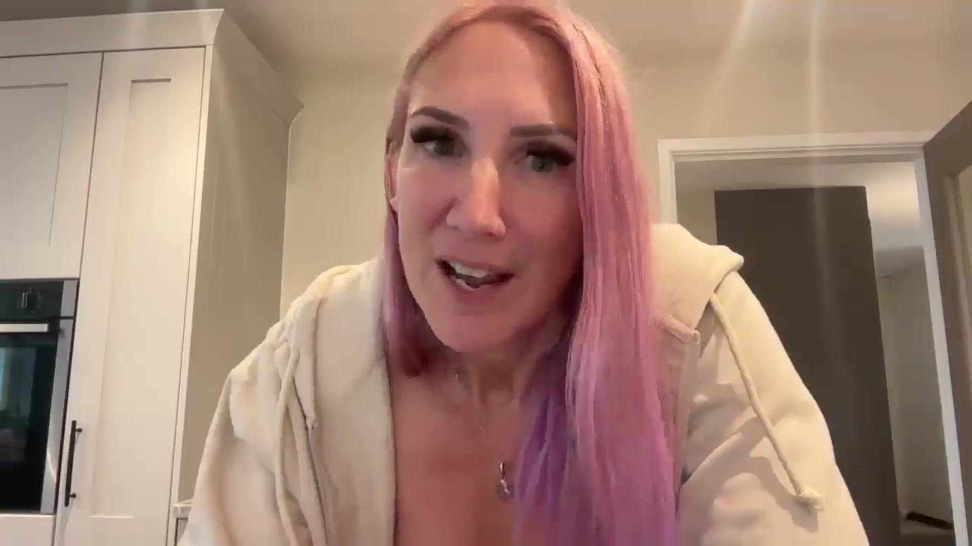 Gallery image thumbnail from Bellanoirxx's myfreecams stream on, 09/16/2025, 10:13 image 15 of 20