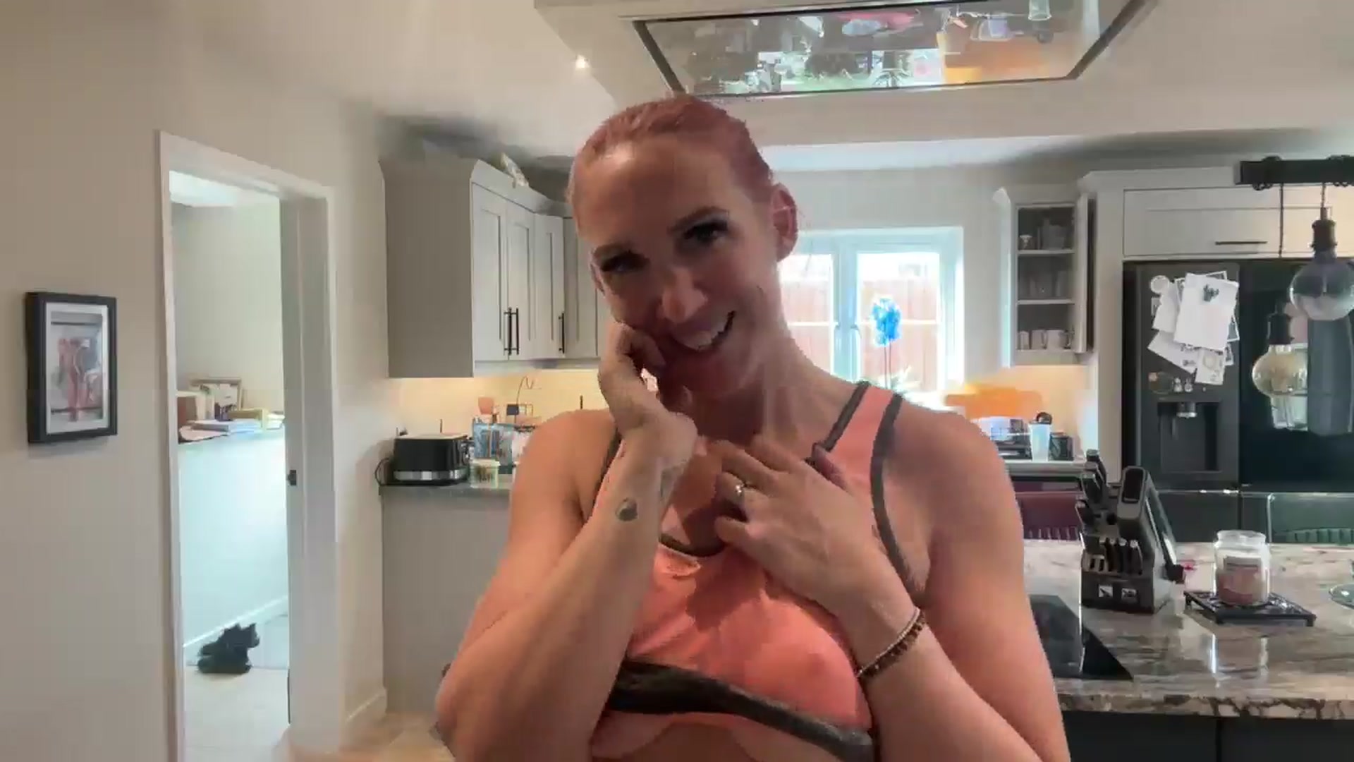 Gallery image thumbnail from Bellanoirxx's myfreecams stream on, 09/17/2025, 13:33 image 6 of 20