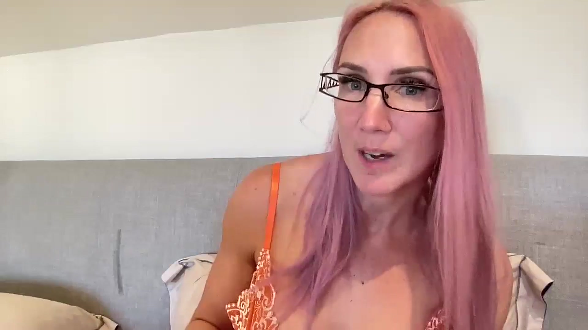Gallery image thumbnail from Bellanoirxx's myfreecams stream on, 09/22/2025, 12:42 image 19 of 20