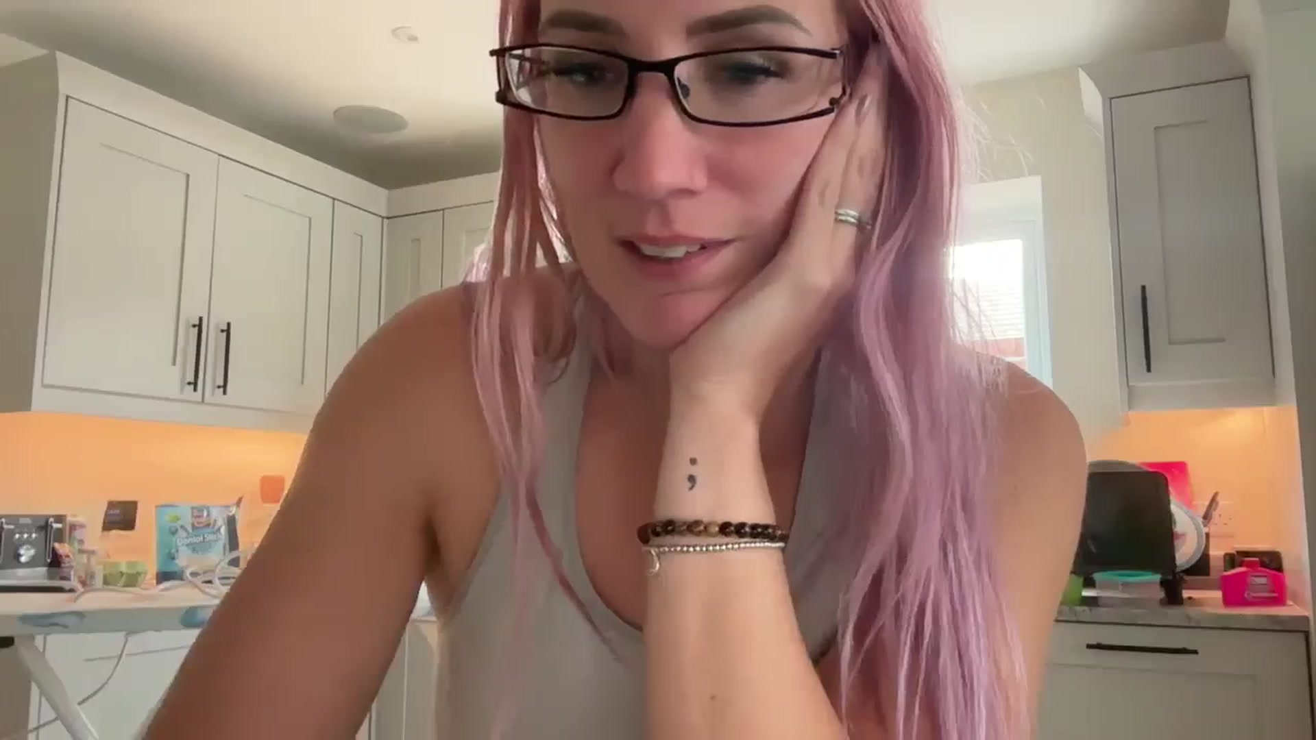 Gallery image thumbnail from Bellanoirxx's myfreecams stream on, 09/29/2025, 14:06 image 8 of 20