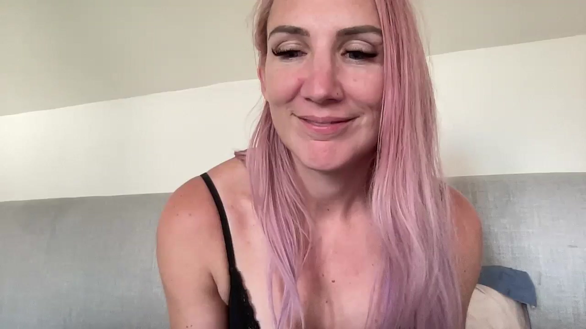 Gallery image thumbnail from Bellanoirxx's myfreecams stream on, 09/30/2025, 12:30 image 20 of 20