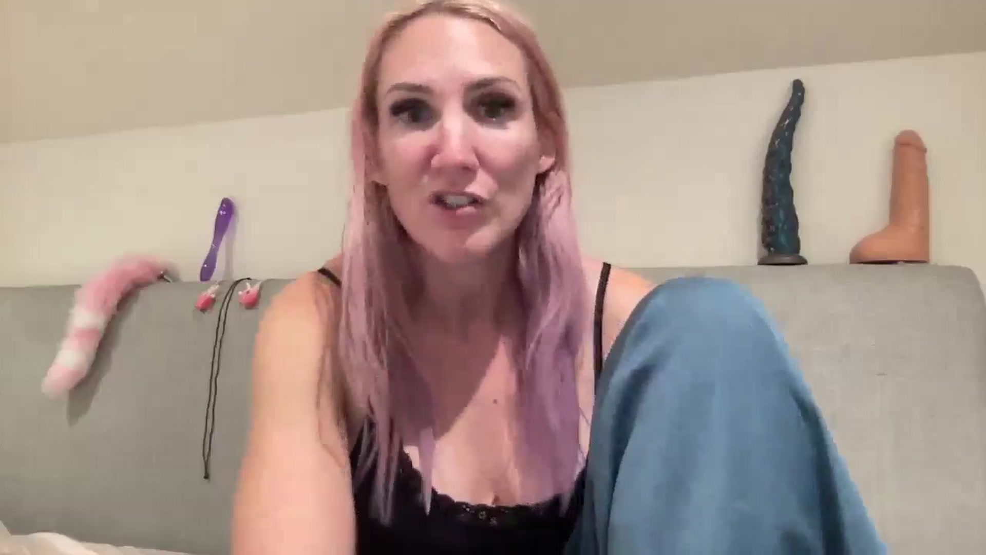 Gallery image thumbnail from Bellanoirxx's myfreecams stream on, 09/30/2025, 22:47 image 10 of 20