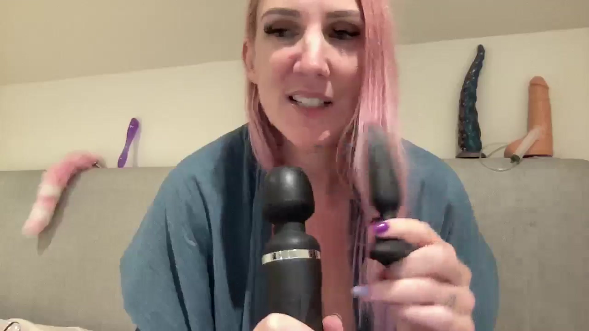 Gallery image thumbnail from Bellanoirxx's myfreecams stream on, 09/30/2025, 23:43 image 14 of 20