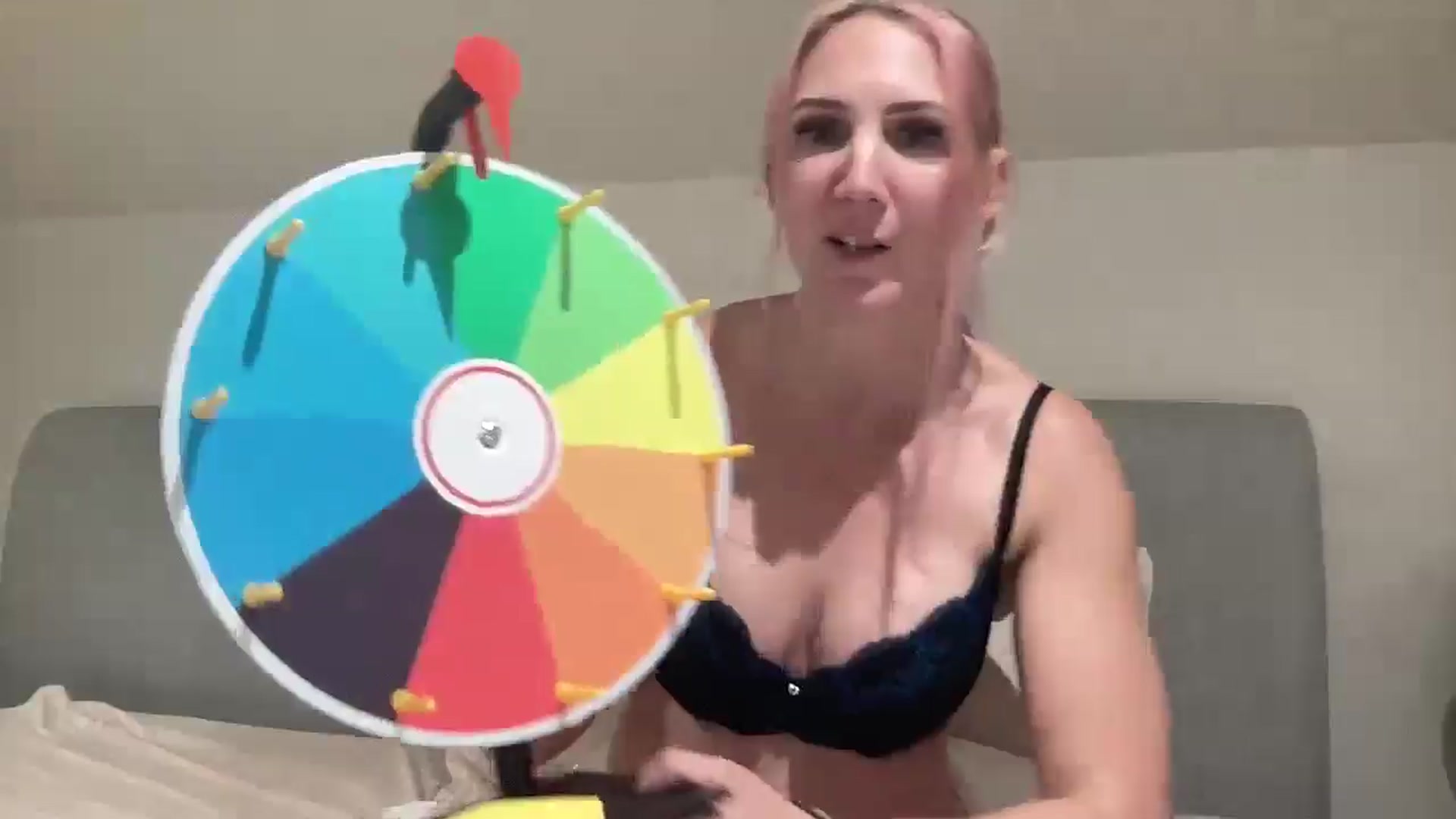 Gallery image thumbnail from Bellanoirxx's myfreecams stream on, 10/05/2025, 20:31 image 17 of 20