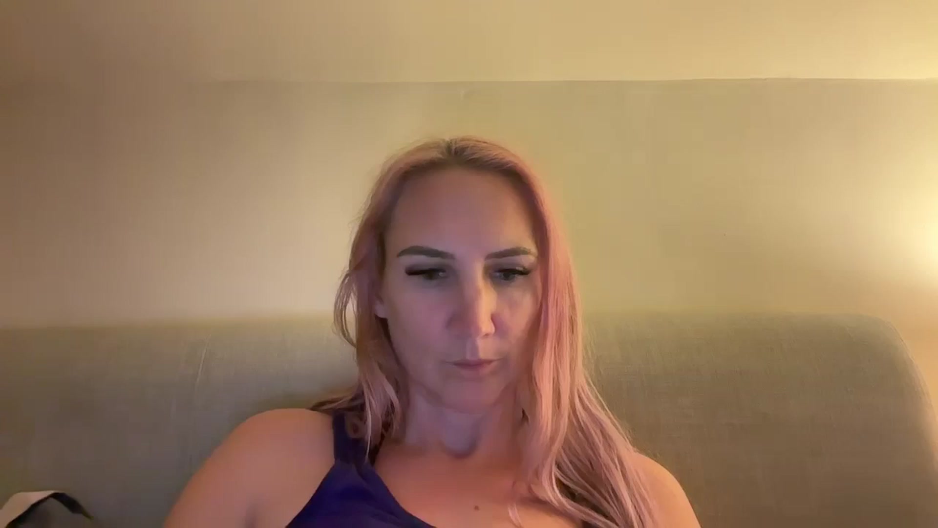 Gallery image thumbnail from Bellanoirxx's myfreecams stream on, 10/08/2025, 20:48 image 1 of 20