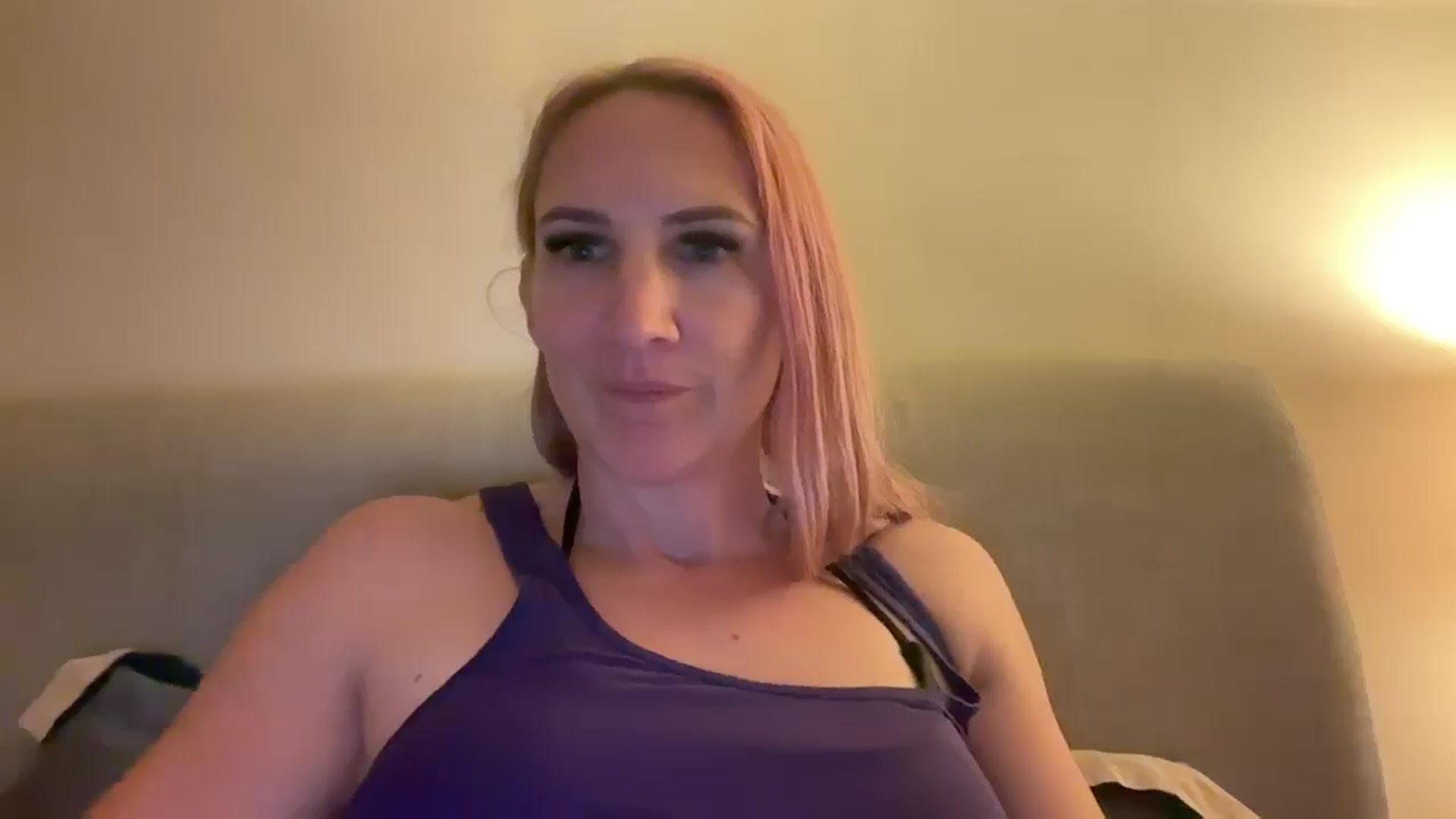 Gallery image thumbnail from Bellanoirxx's myfreecams stream on, 10/08/2025, 20:48 image 8 of 20