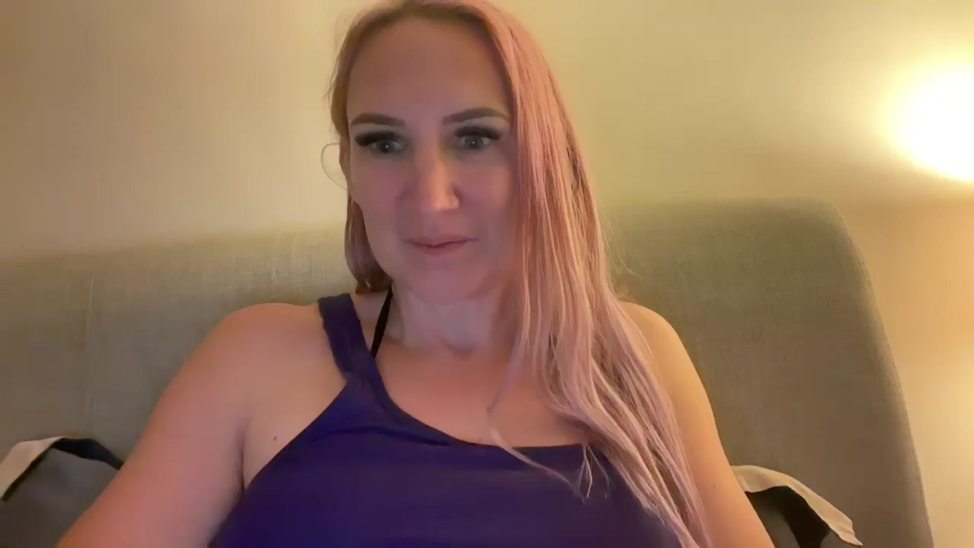 Gallery image thumbnail from Bellanoirxx's myfreecams stream on, 10/08/2025, 20:48 image 5 of 20
