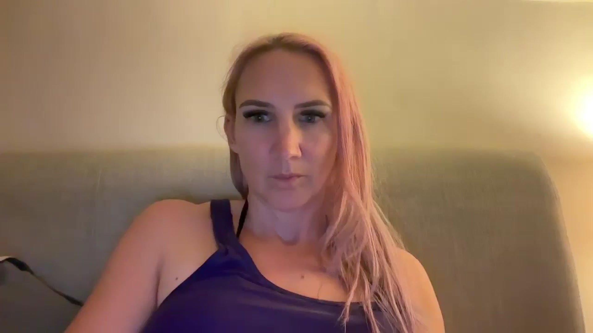 Gallery image thumbnail from Bellanoirxx's myfreecams stream on, 10/08/2025, 20:48 image 3 of 20