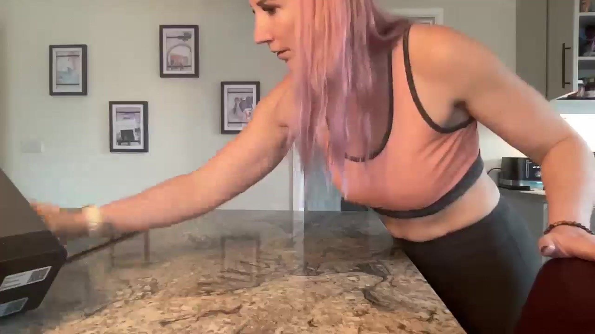 Gallery image thumbnail from Bellanoirxx's myfreecams stream on, 10/10/2025, 10:36 image 9 of 20