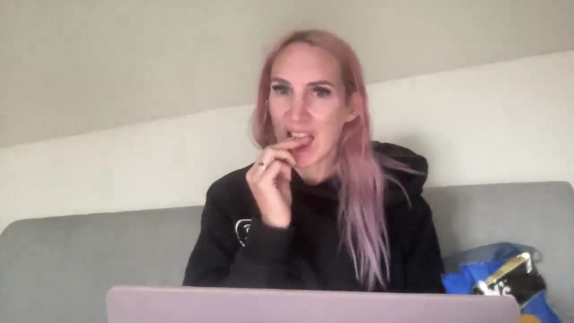 Gallery image thumbnail from Bellanoirxx's myfreecams stream on, 10/15/2025, 10:41 image 7 of 20