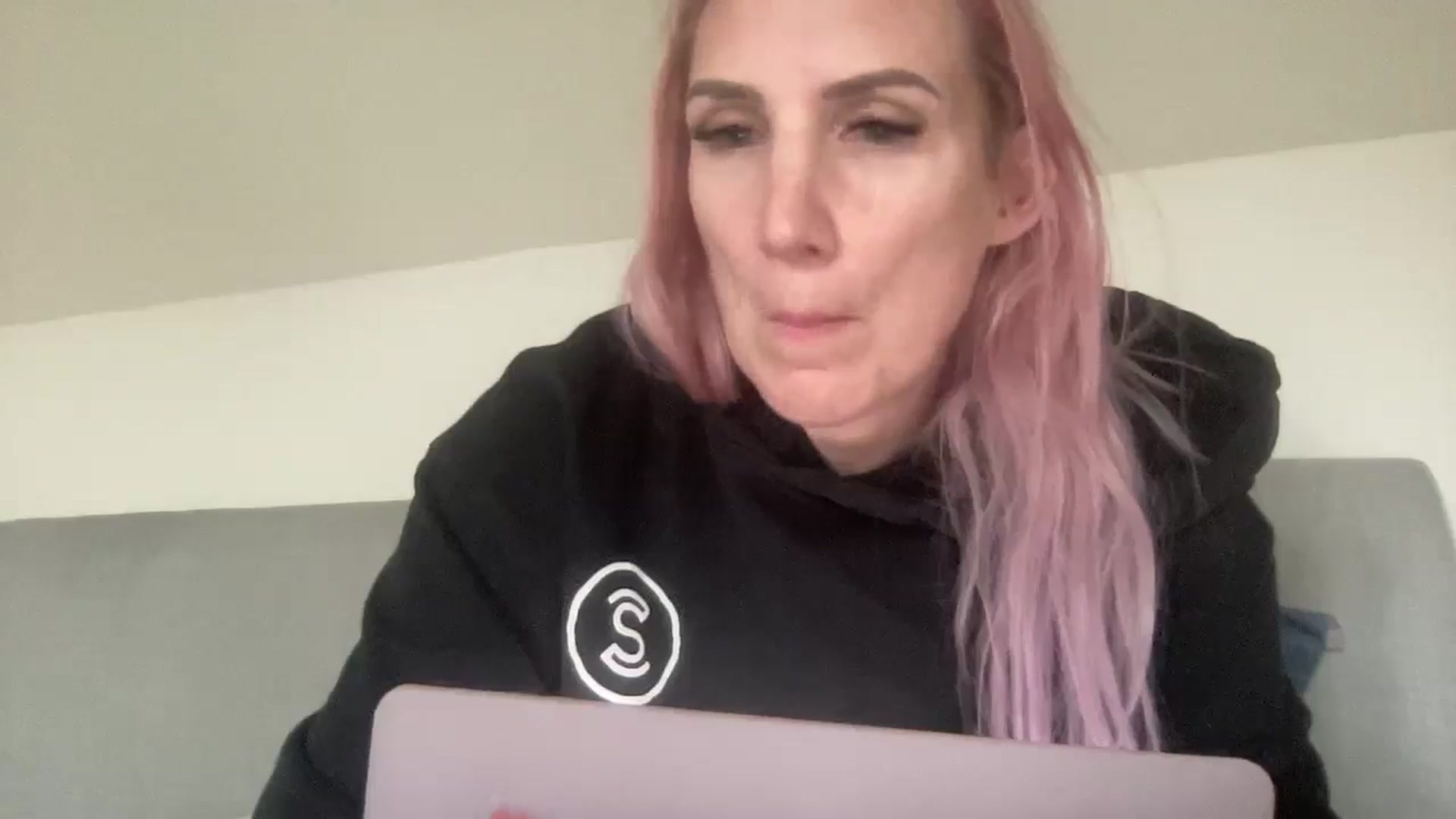 Gallery image thumbnail from Bellanoirxx's myfreecams stream on, 10/15/2025, 10:41 image 10 of 20