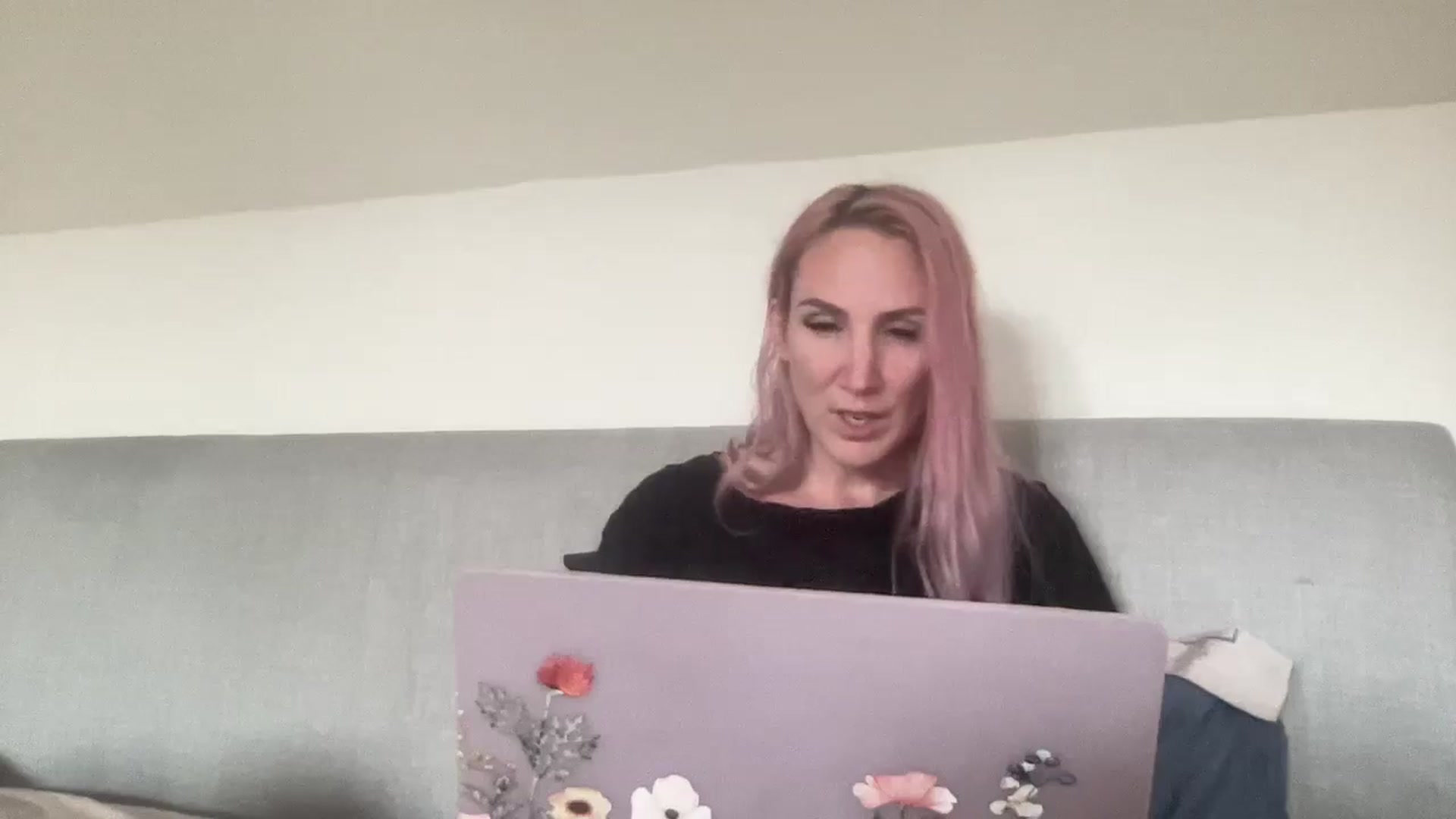 Gallery image thumbnail from Bellanoirxx's myfreecams stream on, 10/16/2025, 13:39 image 7 of 20
