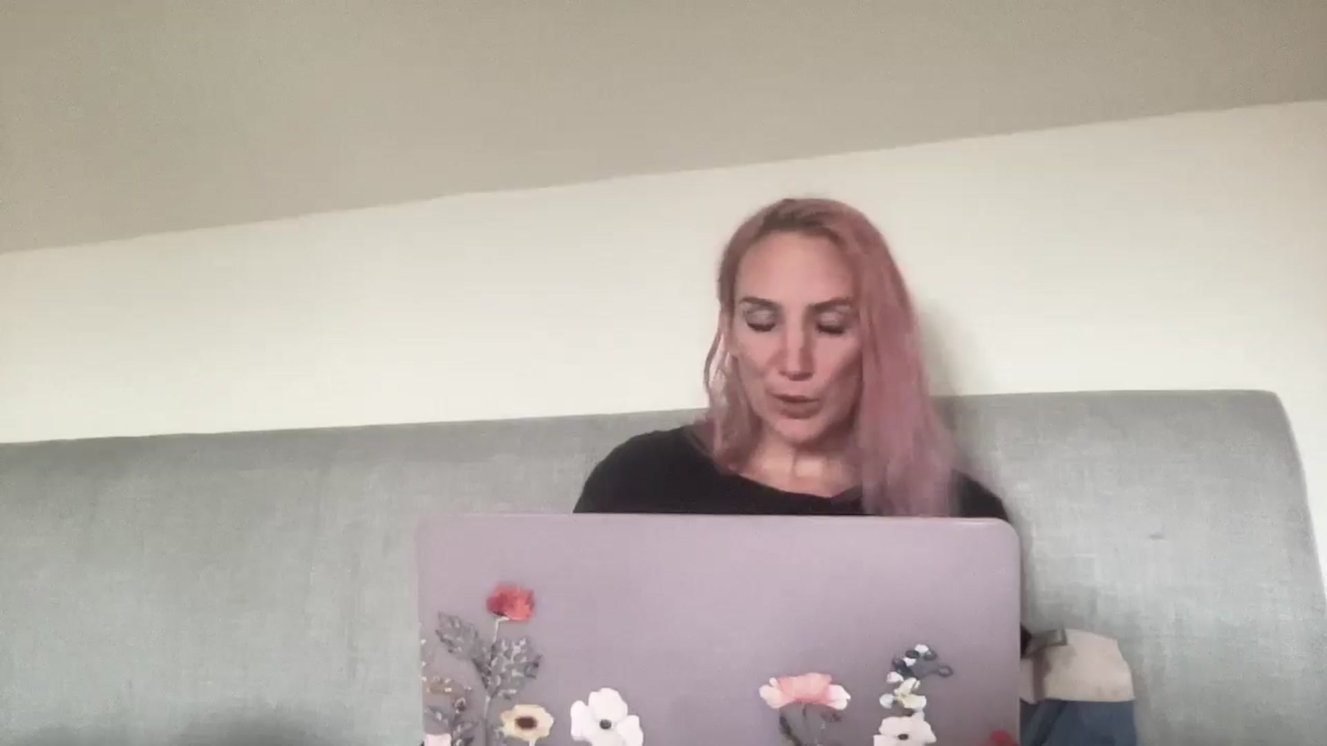 Gallery image thumbnail from Bellanoirxx's myfreecams stream on, 10/16/2025, 13:39 image 6 of 20