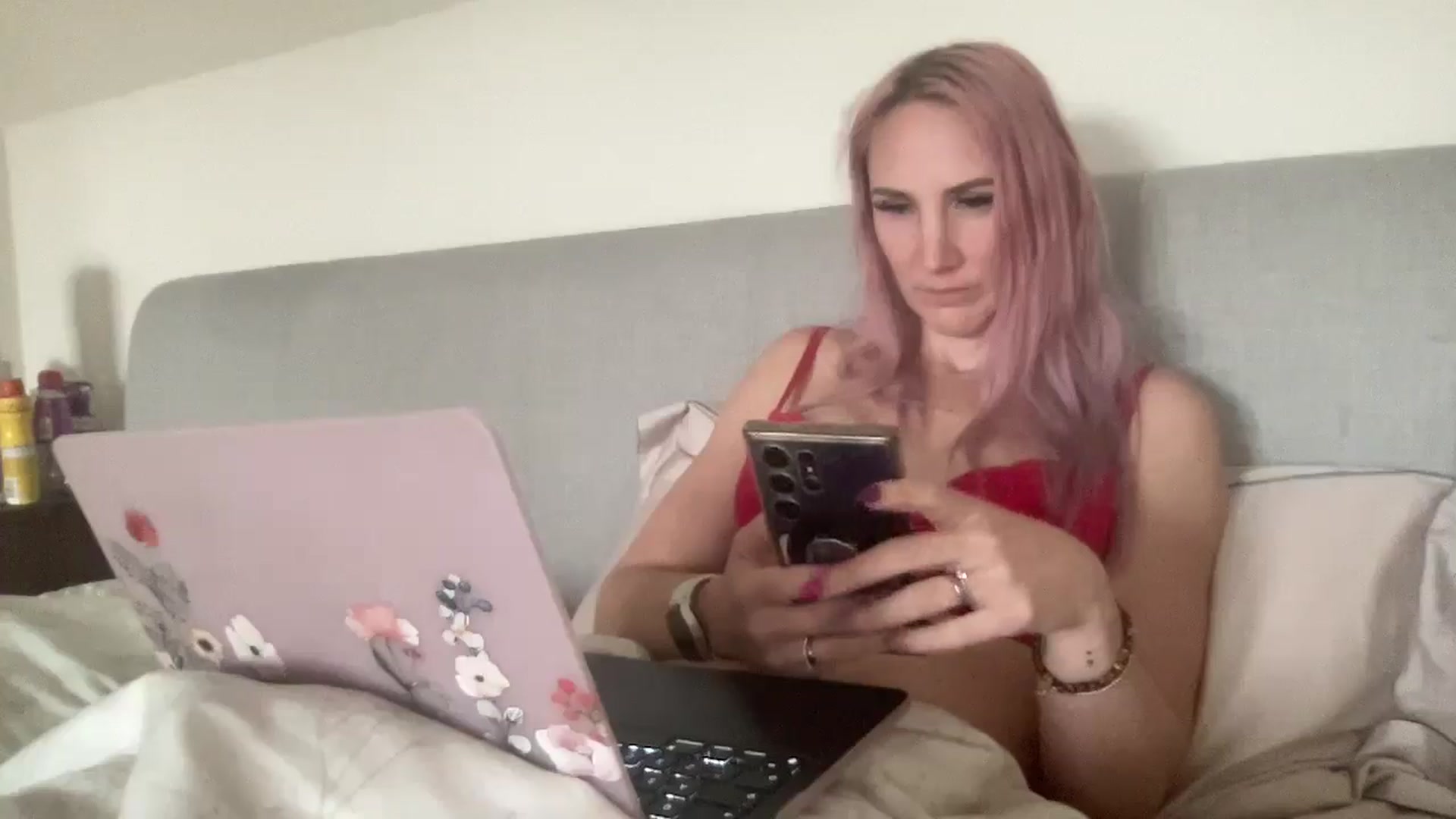 Gallery image thumbnail from Bellanoirxx's myfreecams stream on, 10/18/2025, 10:17 image 8 of 20