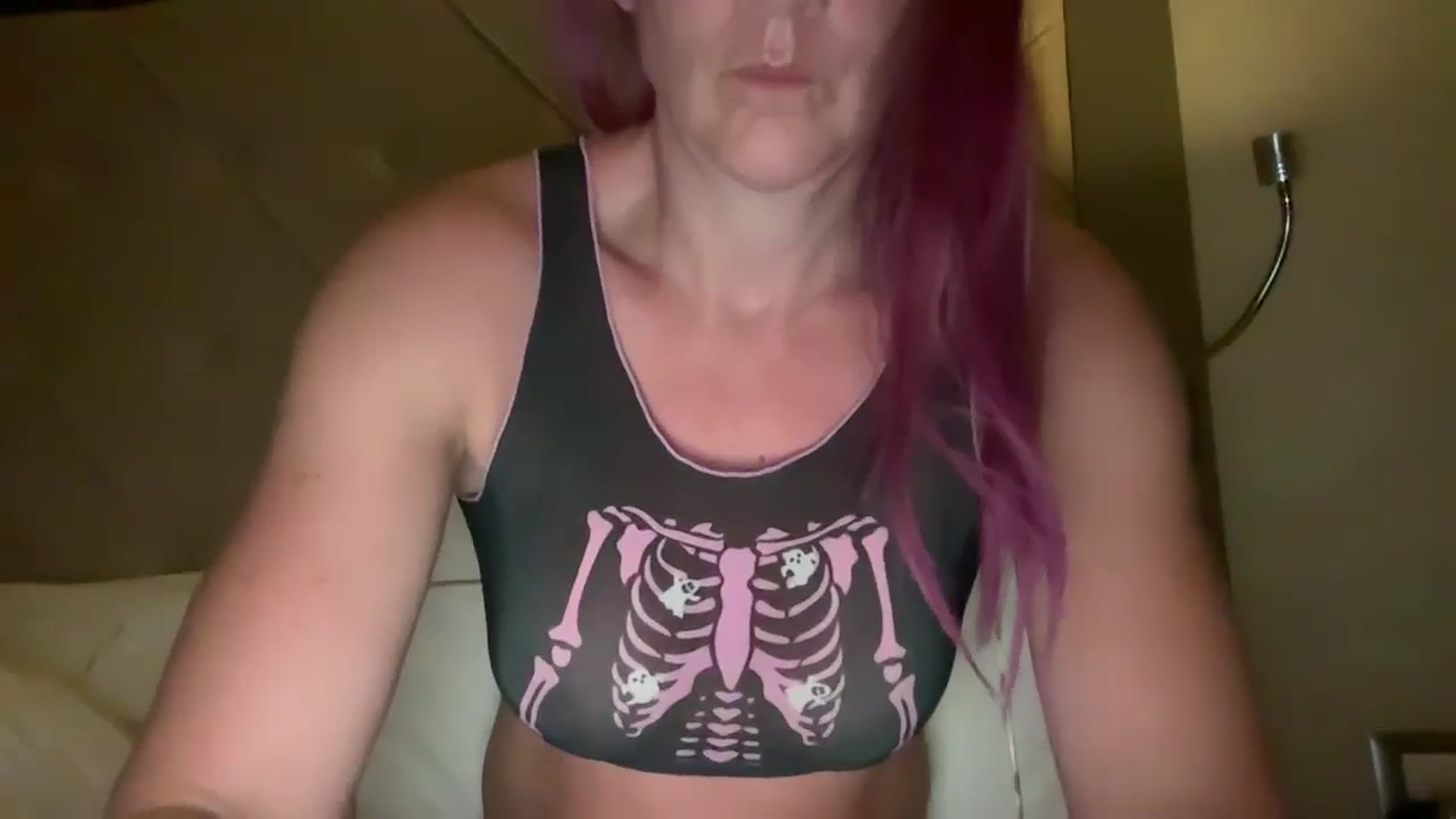 Gallery image thumbnail from Bellanoirxx's myfreecams stream on, 10/31/2025, 03:31 image 6 of 20