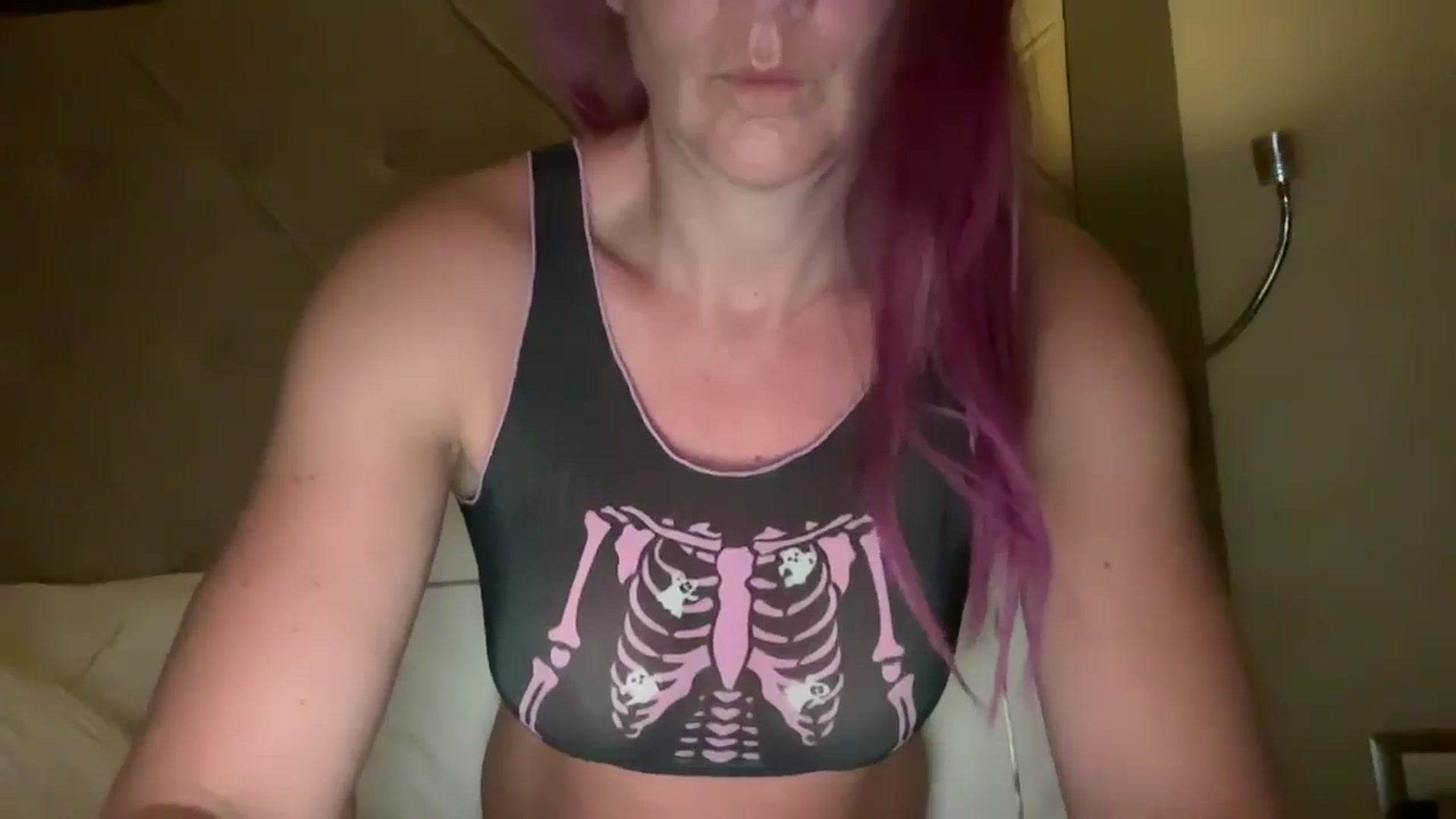 Gallery image thumbnail from Bellanoirxx's myfreecams stream on, 10/31/2025, 03:31 image 4 of 20