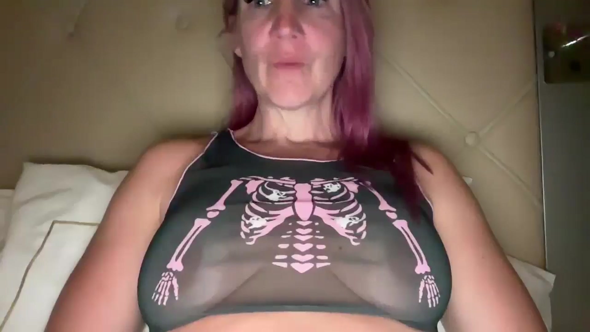 Gallery image thumbnail from Bellanoirxx's myfreecams stream on, 10/31/2025, 04:17 image 11 of 20
