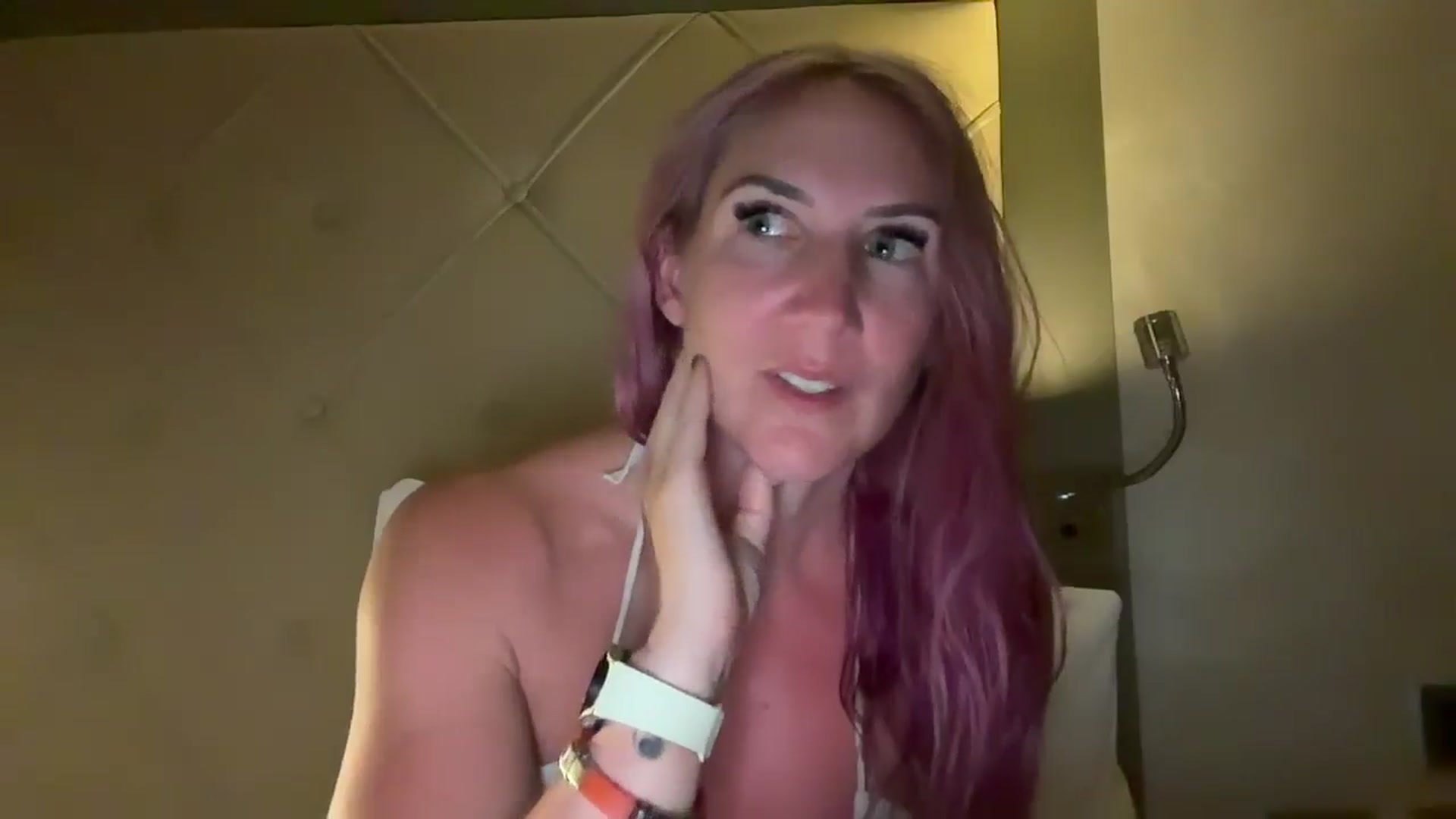 Gallery image thumbnail from Bellanoirxx's myfreecams stream on, 11/01/2025, 22:03 image 6 of 20