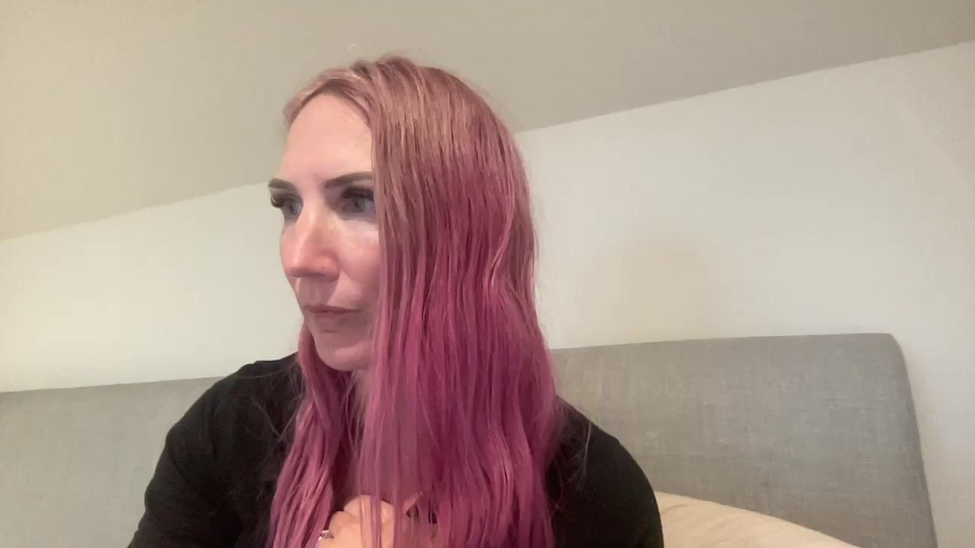 Gallery image thumbnail from Bellanoirxx's myfreecams stream on, 11/04/2025, 13:45 image 5 of 20