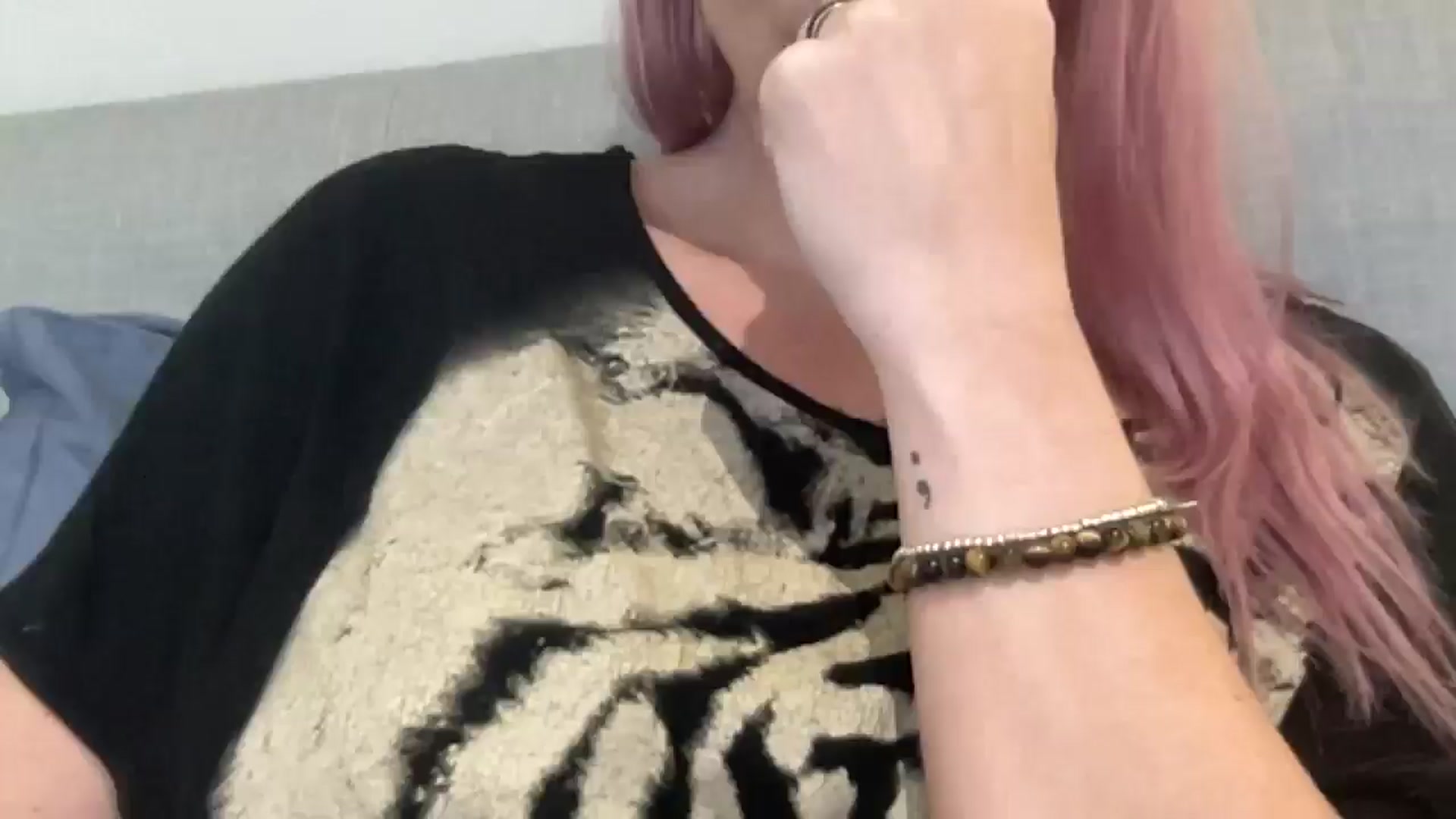 Gallery image thumbnail from Bellanoirxx's myfreecams stream on, 12/04/2025, 13:54 image 1 of 20