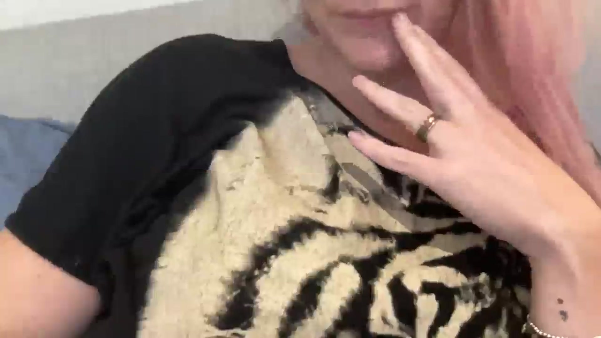 Gallery image thumbnail from Bellanoirxx's myfreecams stream on, 12/04/2025, 13:54 image 10 of 20