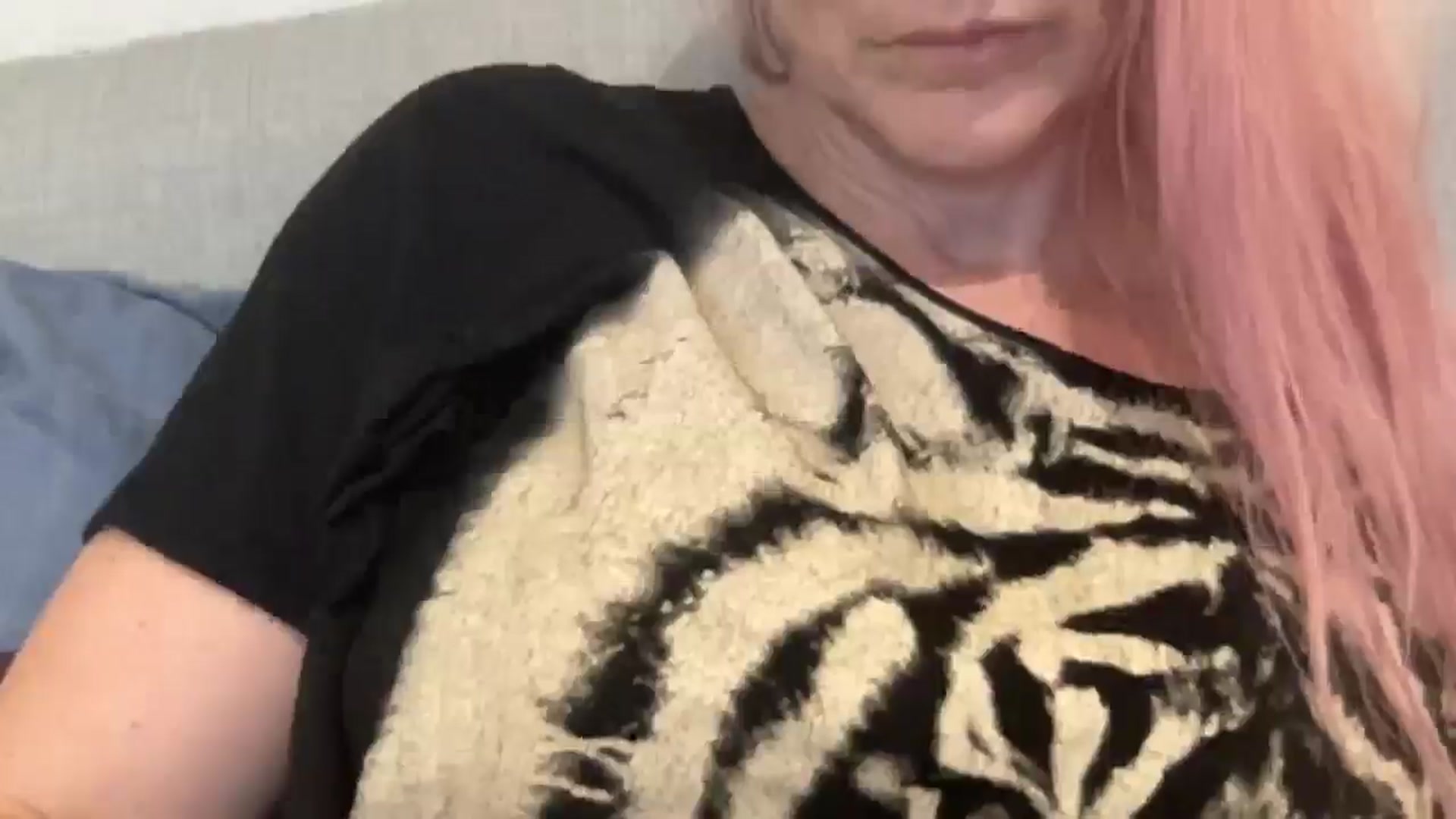 Gallery image thumbnail from Bellanoirxx's myfreecams stream on, 12/04/2025, 13:54 image 11 of 20