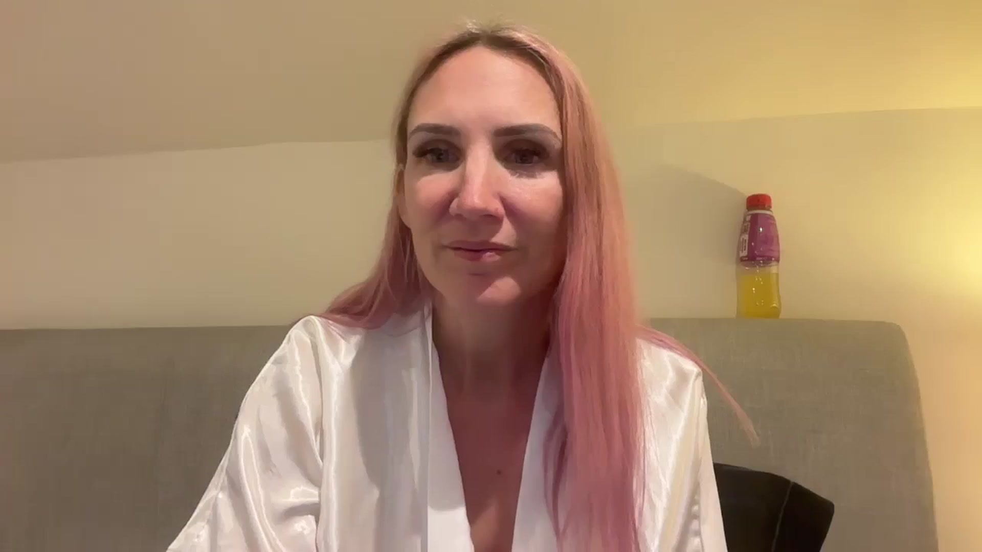 Gallery image thumbnail from Bellanoirxx's myfreecams stream on, 12/04/2025, 21:36 image 10 of 20