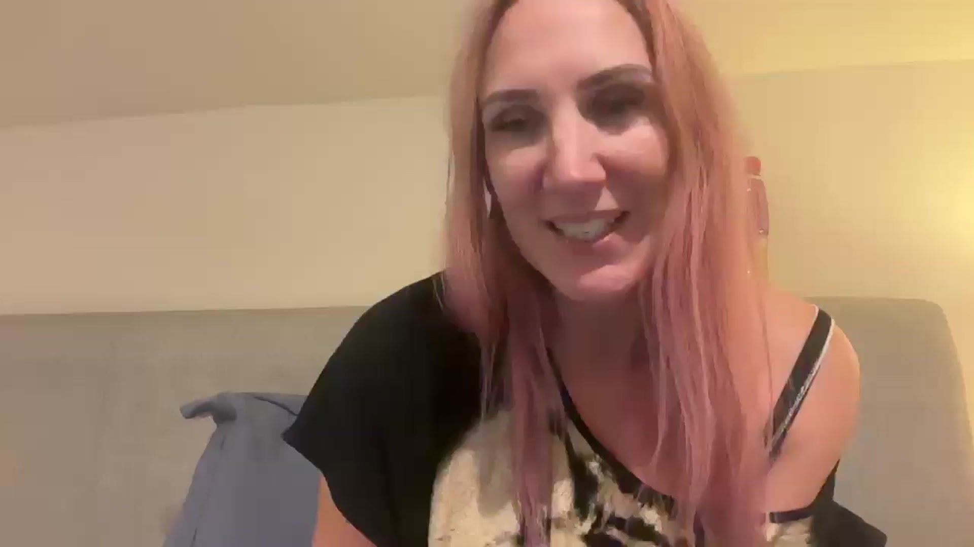 Gallery image thumbnail from Bellanoirxx's myfreecams stream on, 12/04/2025, 21:36 image 4 of 20