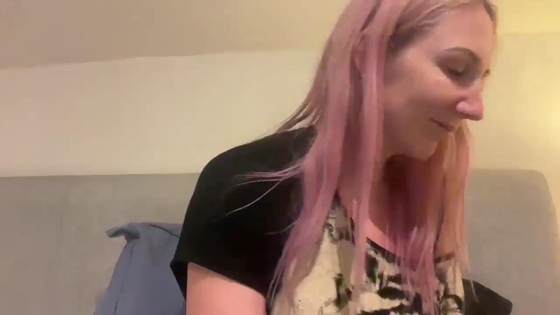 Gallery image thumbnail from Bellanoirxx's myfreecams stream on, 12/04/2025, 21:36 image 3 of 20