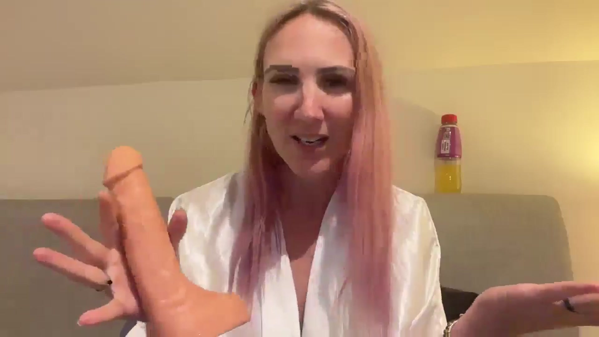 Gallery image thumbnail from Bellanoirxx's myfreecams stream on, 12/04/2025, 21:36 image 9 of 20