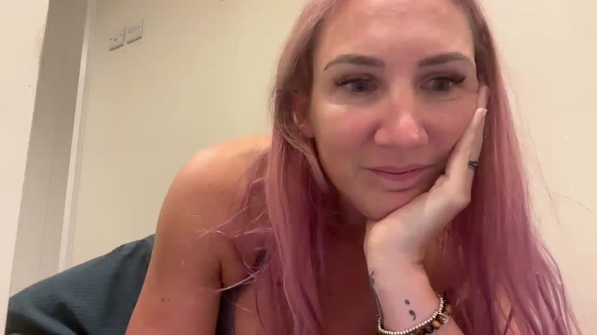Gallery image thumbnail from Bellanoirxx's myfreecams stream on, 12/07/2025, 17:37 image 17 of 20
