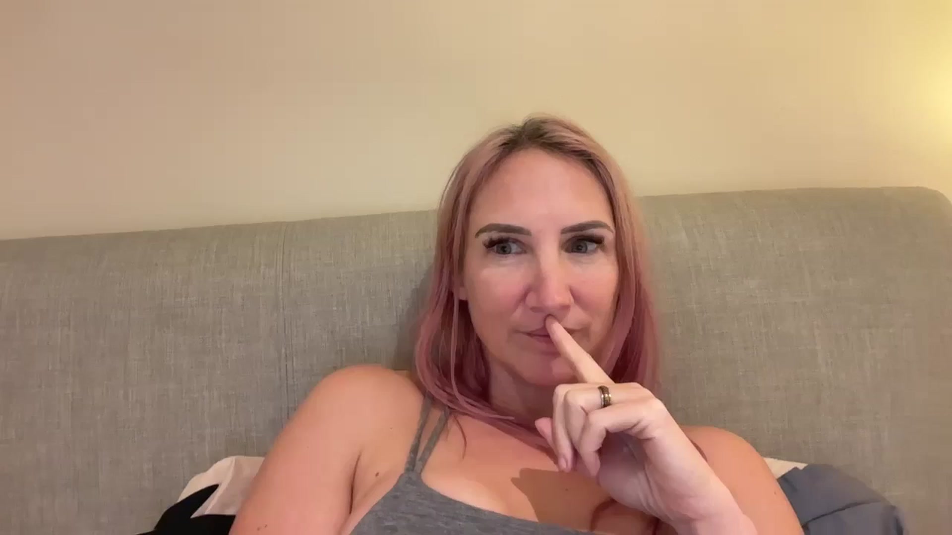 Gallery image thumbnail from Bellanoirxx's myfreecams stream on, 12/07/2025, 19:00 image 9 of 20