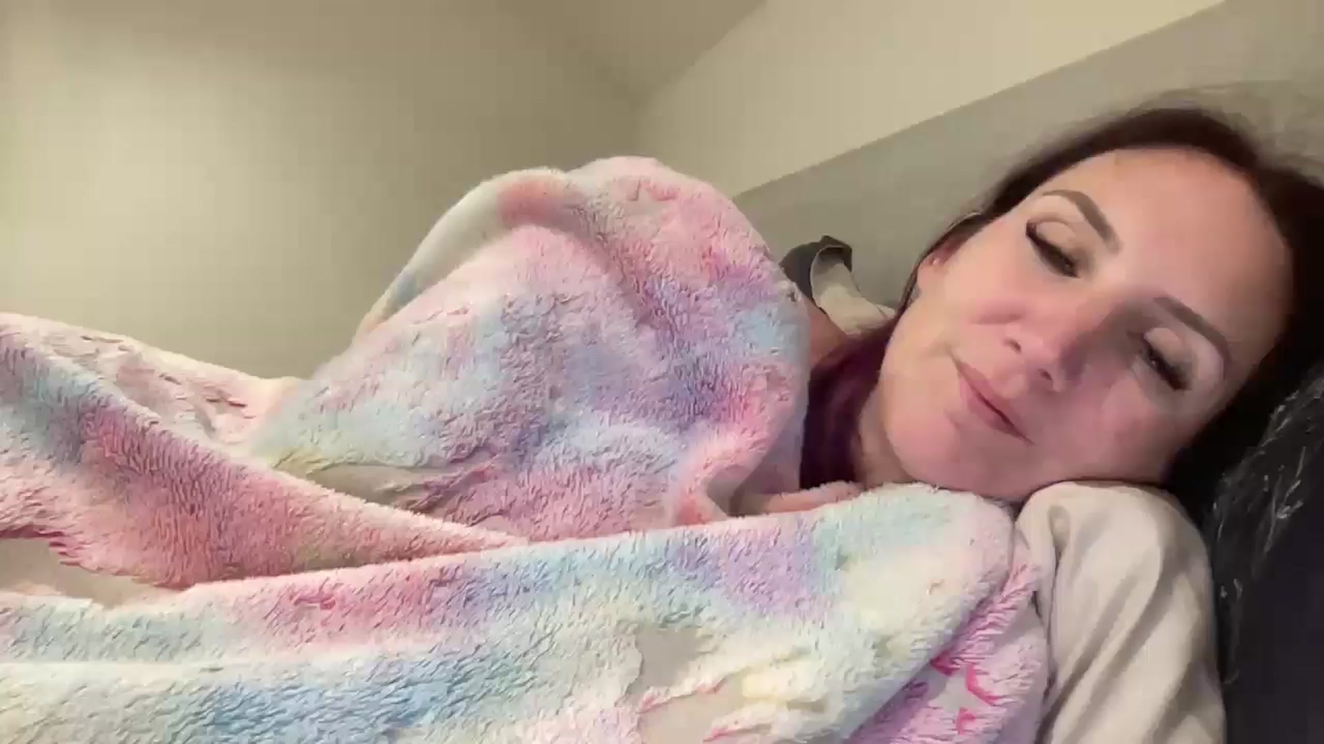 Gallery image thumbnail from Bellanoirxx's myfreecams stream on, 12/12/2025, 02:14 image 12 of 20
