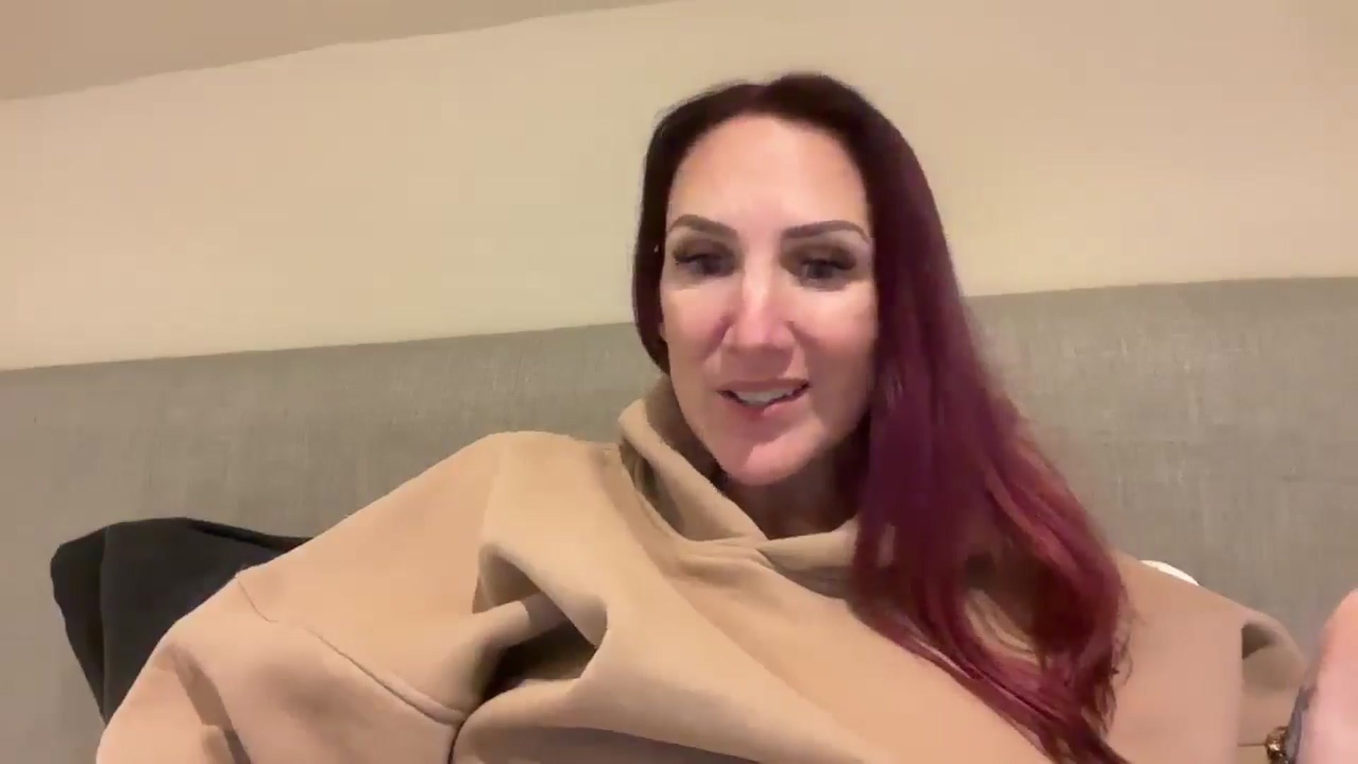 Gallery image thumbnail from Bellanoirxx's myfreecams stream on, 12/24/2025, 24:05 image 2 of 20