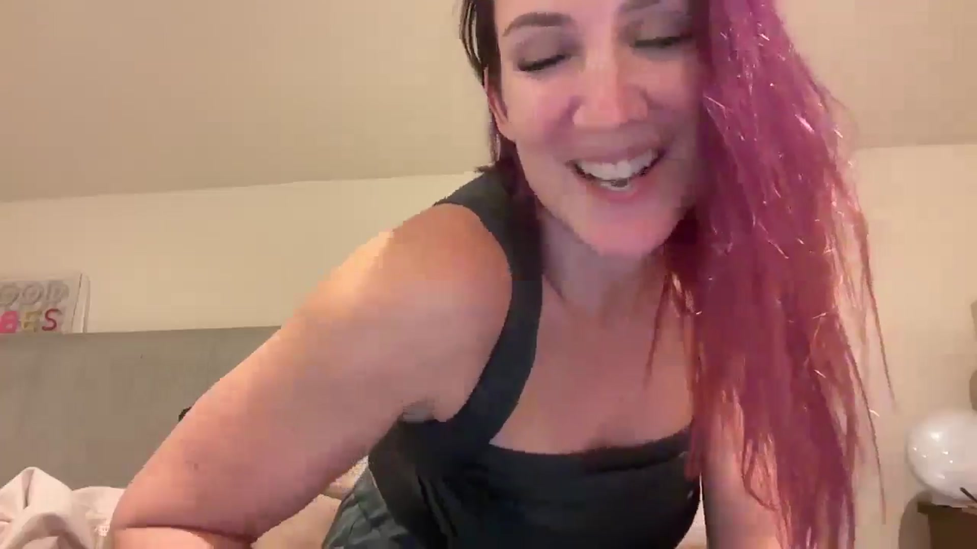 Gallery image thumbnail from Bellanoirxx's myfreecams stream on, 12/24/2025, 24:05 image 7 of 20