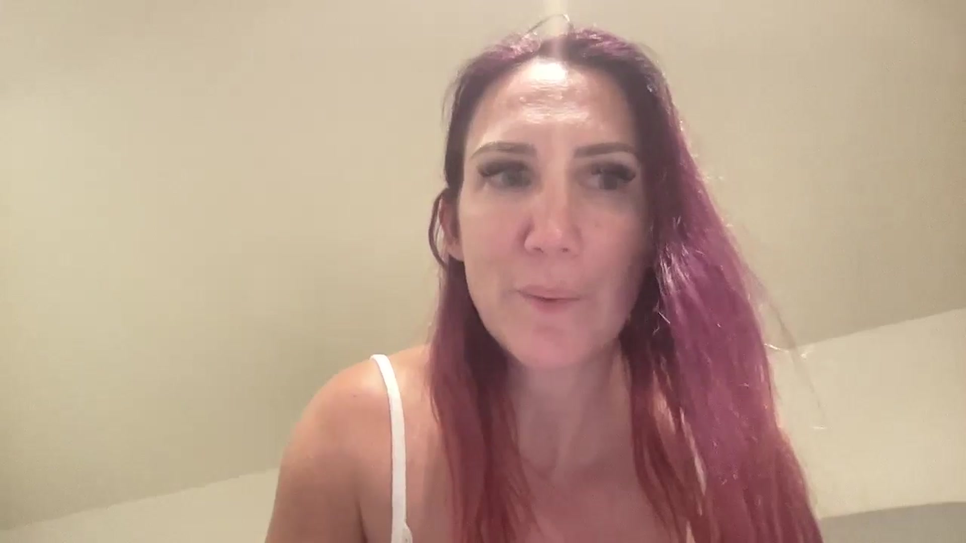 Gallery image thumbnail from Bellanoirxx's myfreecams stream on, 12/24/2025, 18:23 image 6 of 20