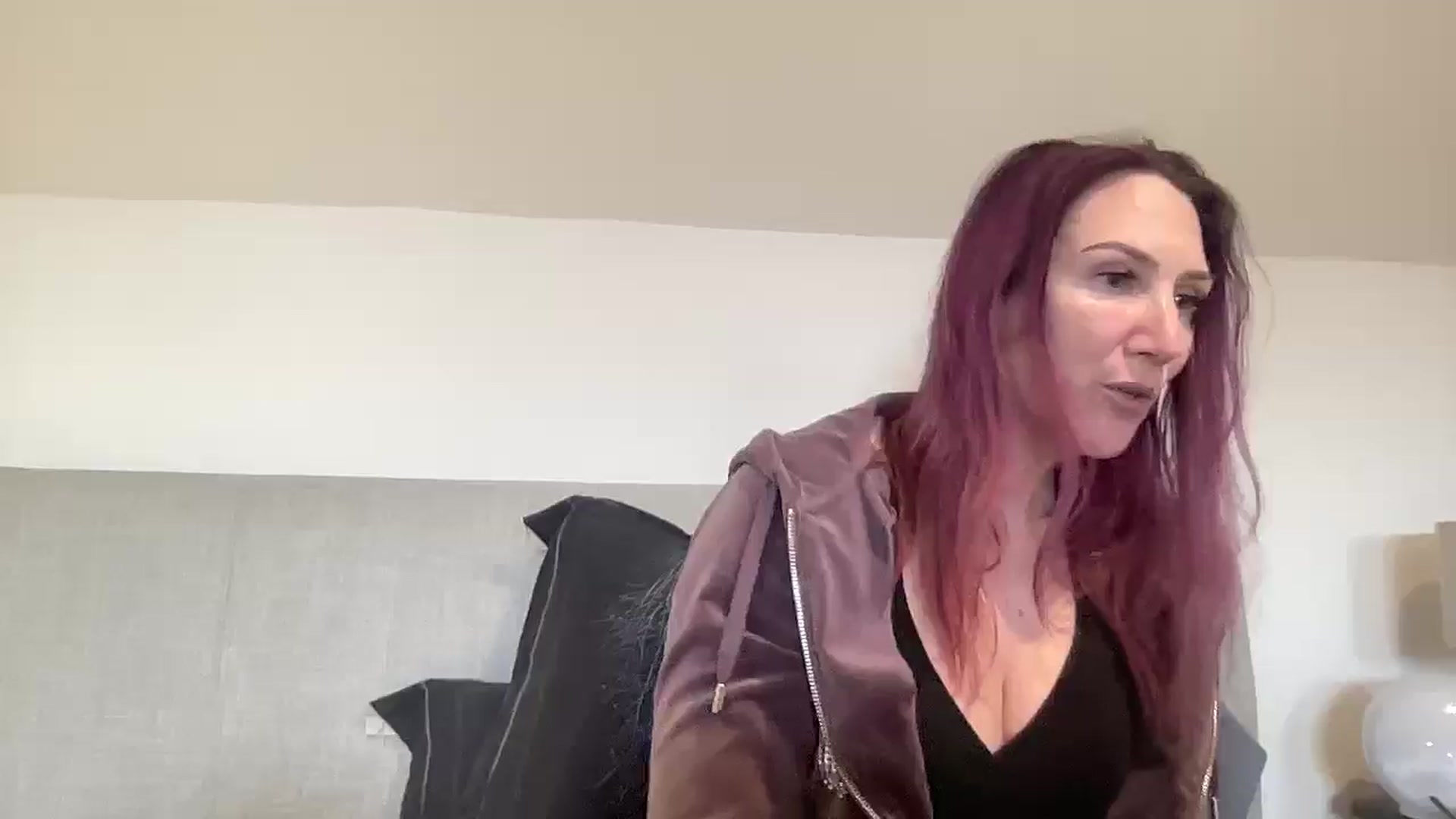 Gallery image thumbnail from Bellanoirxx's myfreecams stream on, 01/06/2026, 12:37 image 10 of 20