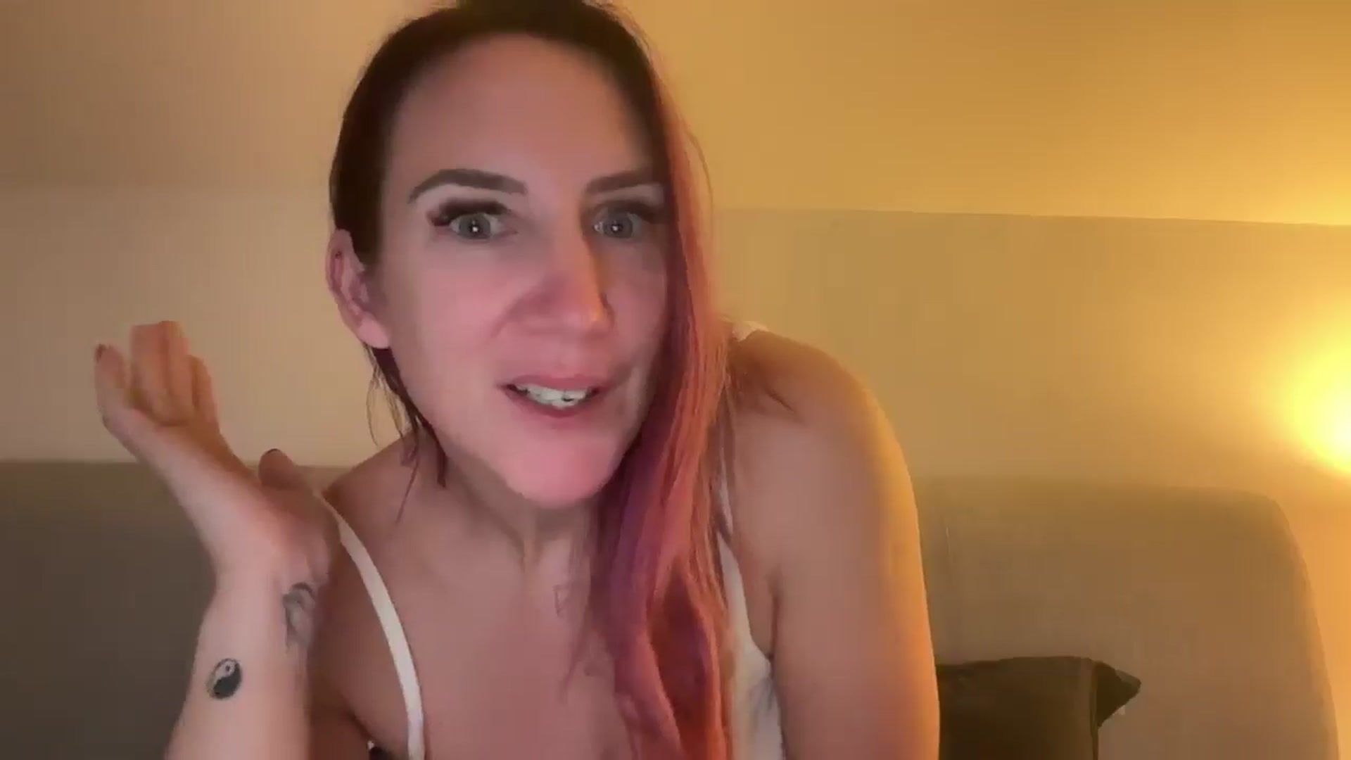 Gallery image thumbnail from Bellanoirxx's myfreecams stream on, 01/18/2026, 10:40 image 3 of 20