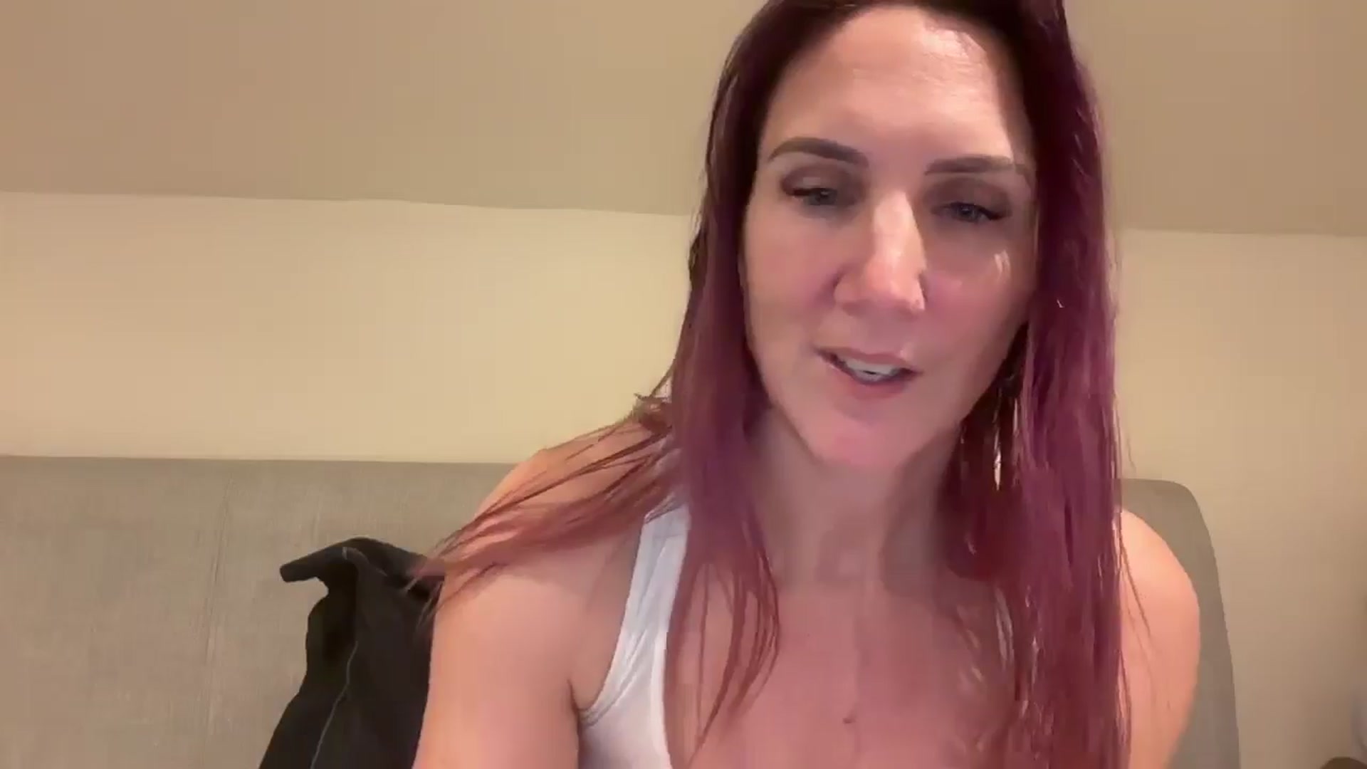 Gallery image thumbnail from Bellanoirxx's myfreecams stream on, 01/28/2026, 24:55 image 15 of 20