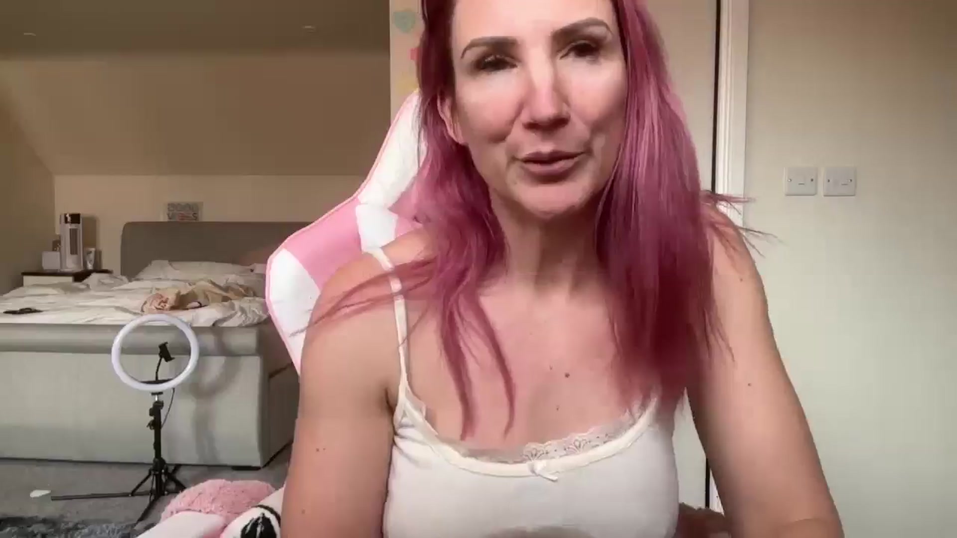 Gallery image thumbnail from Bellanoirxx's myfreecams stream on, 02/24/2026, 11:42 image 16 of 20