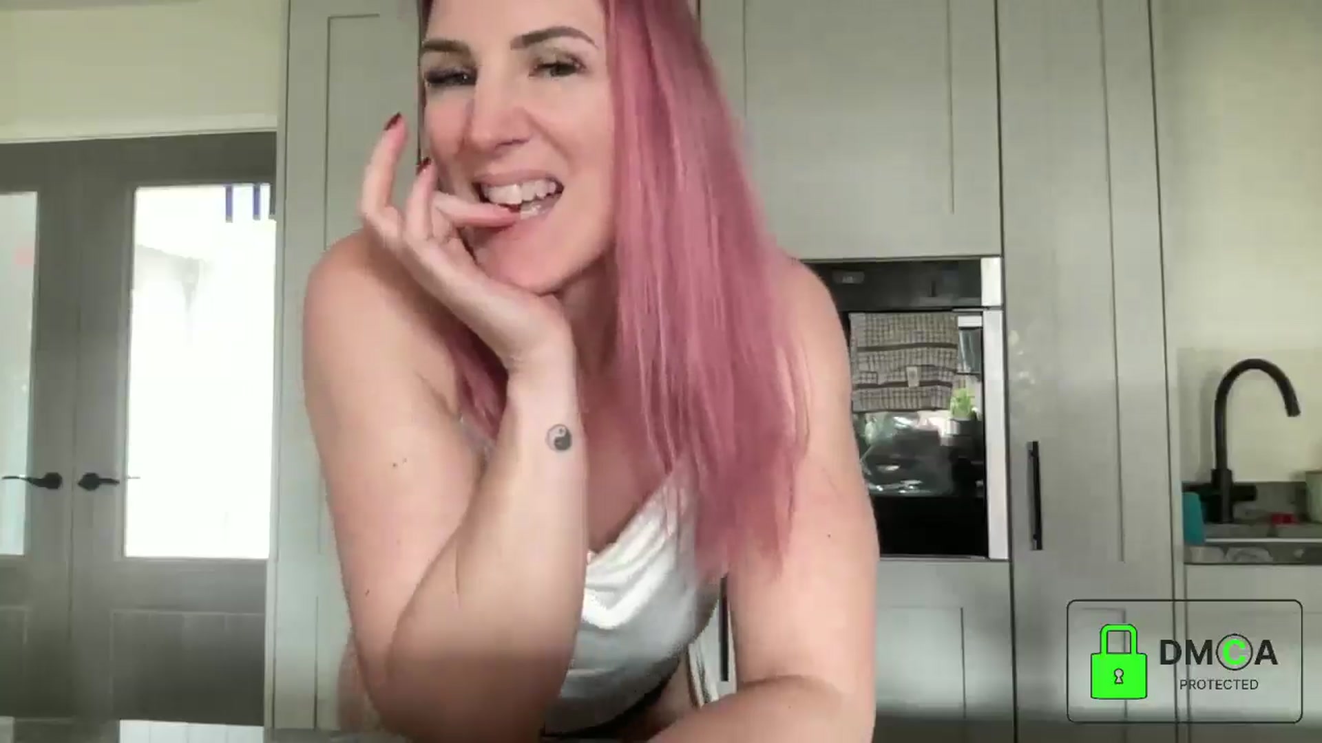 Gallery image thumbnail from Bellanoirxx's myfreecams stream on, 03/02/2026, 14:54 image 6 of 20