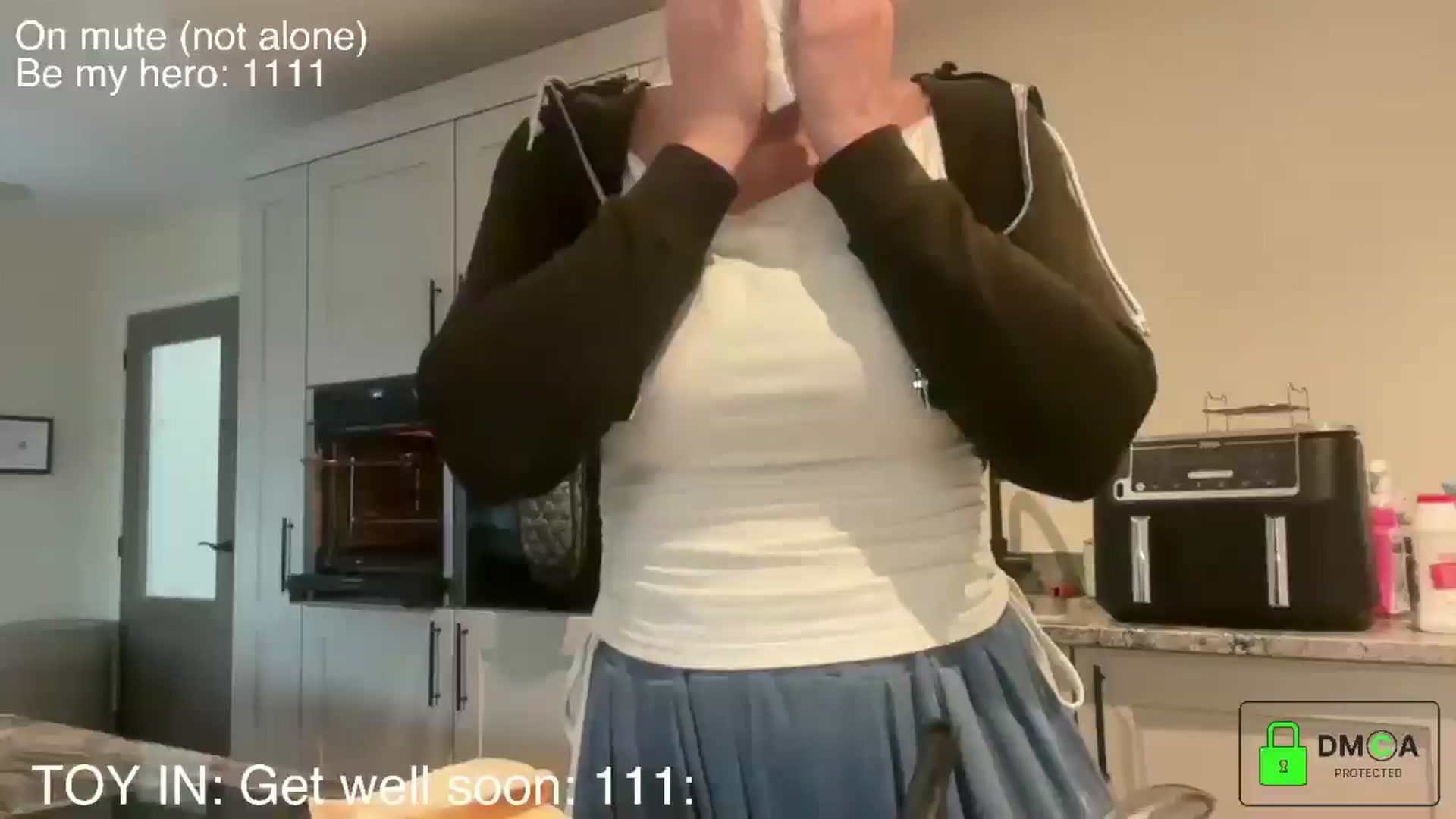 Gallery image thumbnail from Bellanoirxx's myfreecams stream on, 03/03/2026, 13:29 image 14 of 20