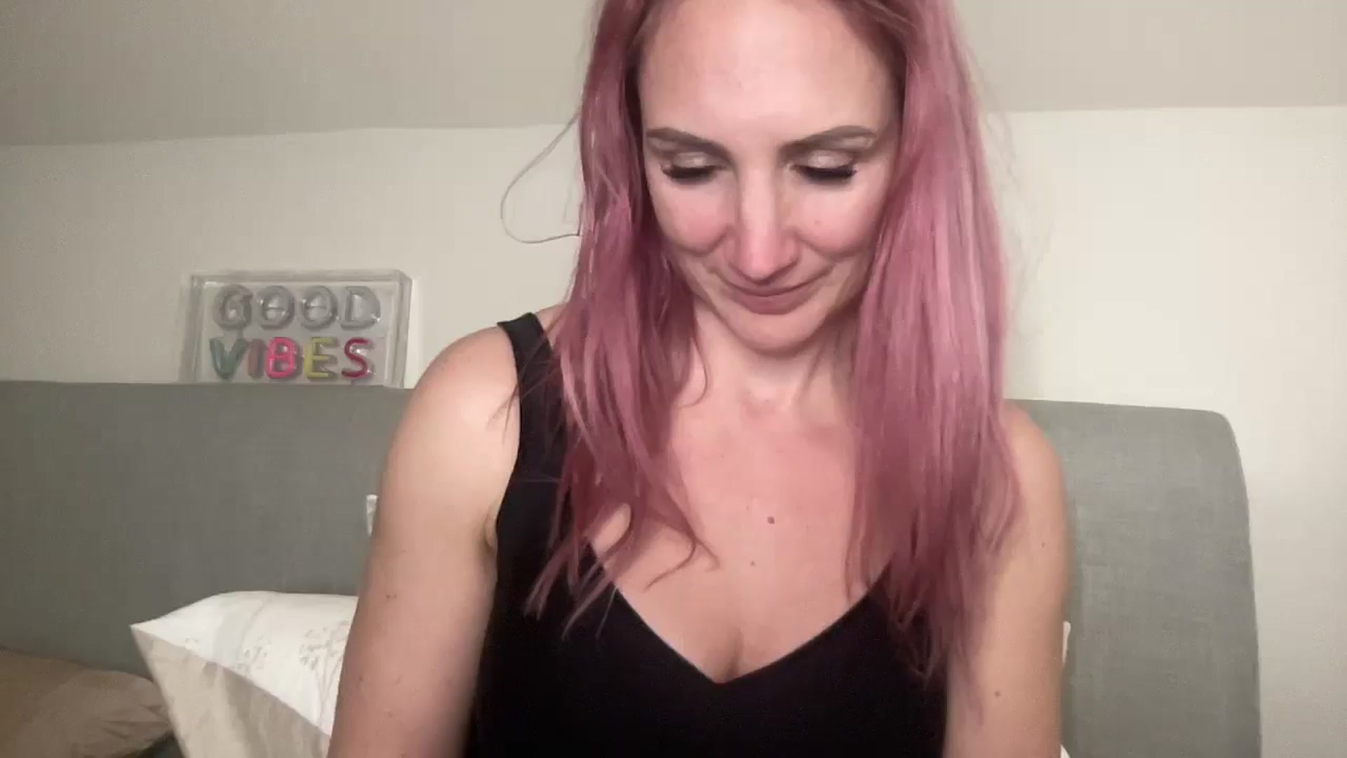 Gallery image thumbnail from Bellanoirxx's myfreecams stream on, 03/07/2026, 24:42 image 7 of 20