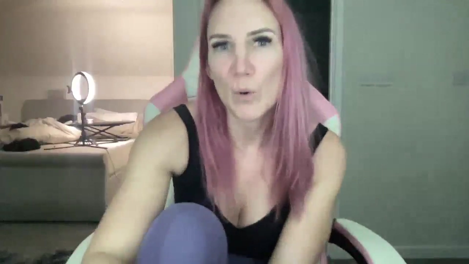 Gallery image thumbnail from Bellanoirxx's myfreecams stream on, 03/07/2026, 24:42 image 4 of 20